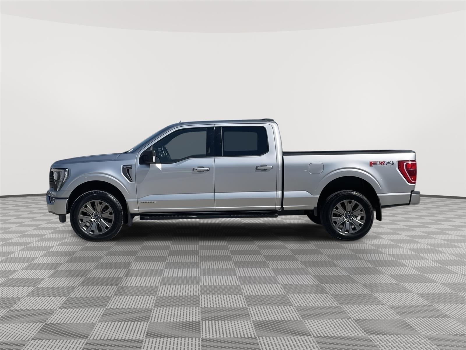Vehicle photo 2