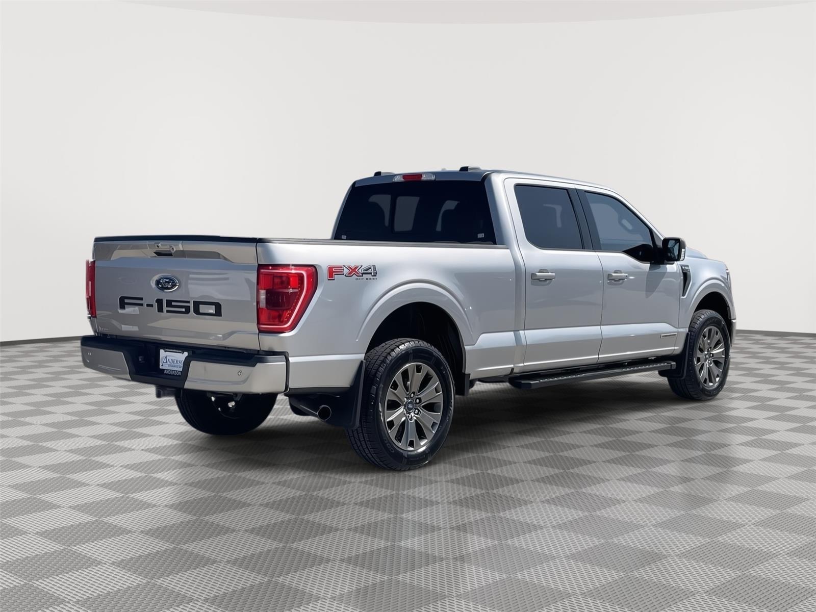 Vehicle photo 7
