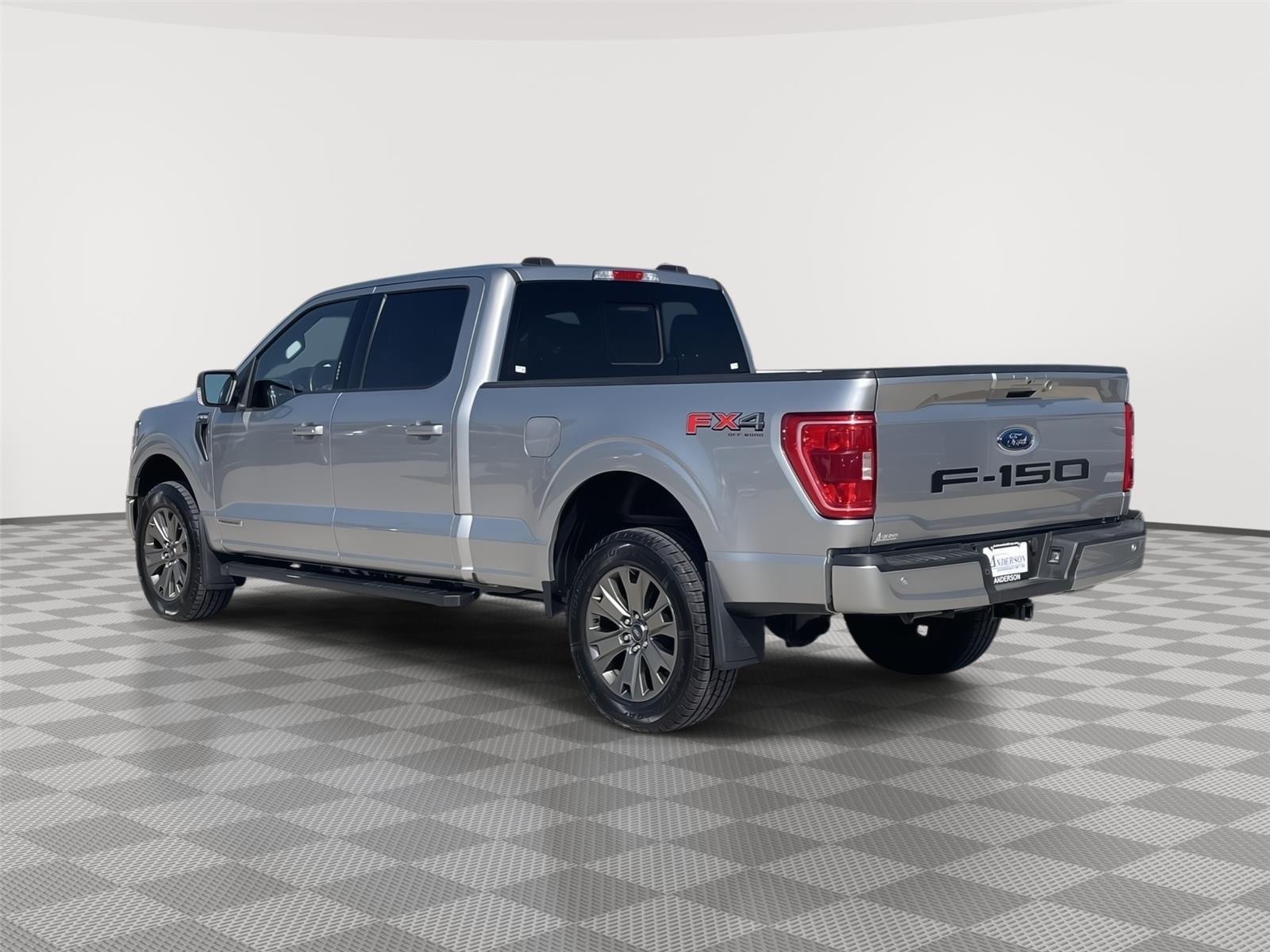 Vehicle photo 9