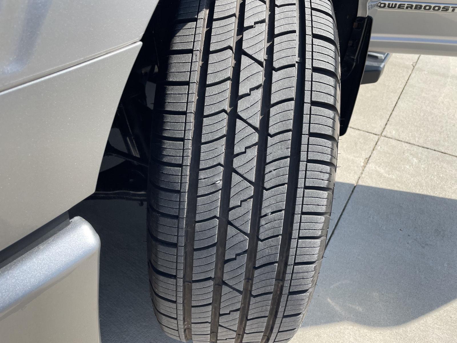 Vehicle photo 11
