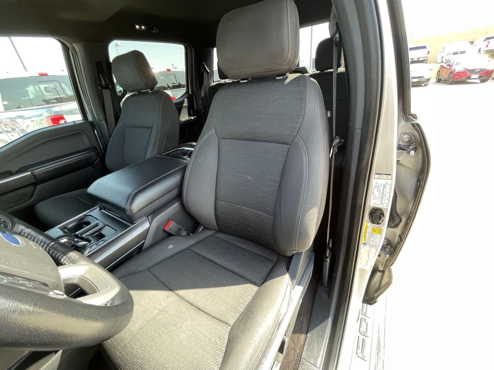Vehicle photo 18