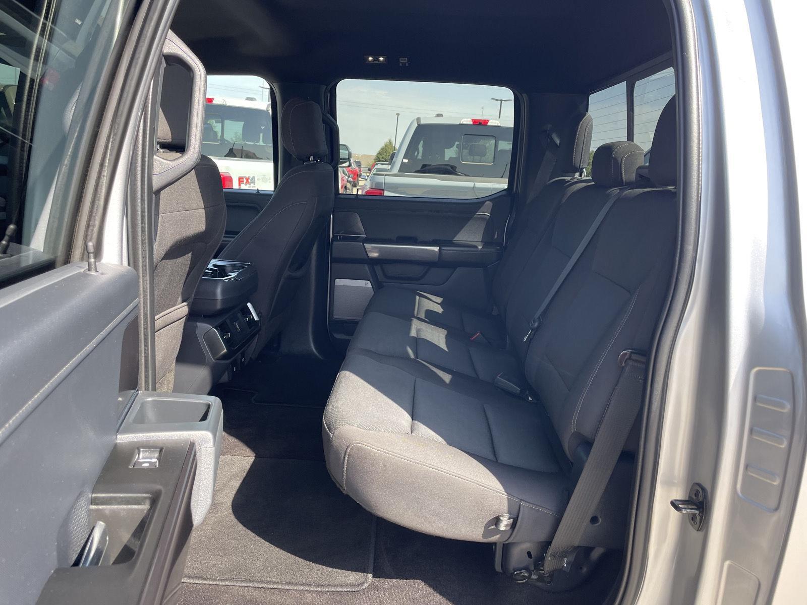Vehicle photo 20
