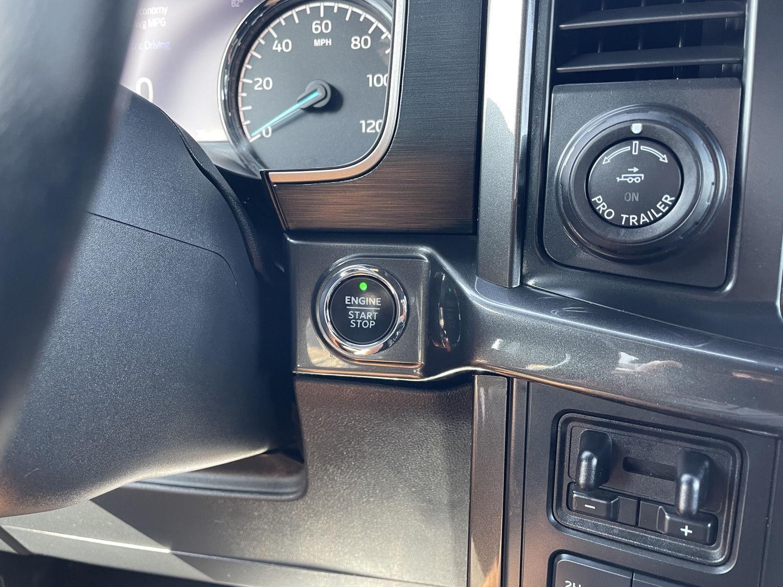 Vehicle photo 25
