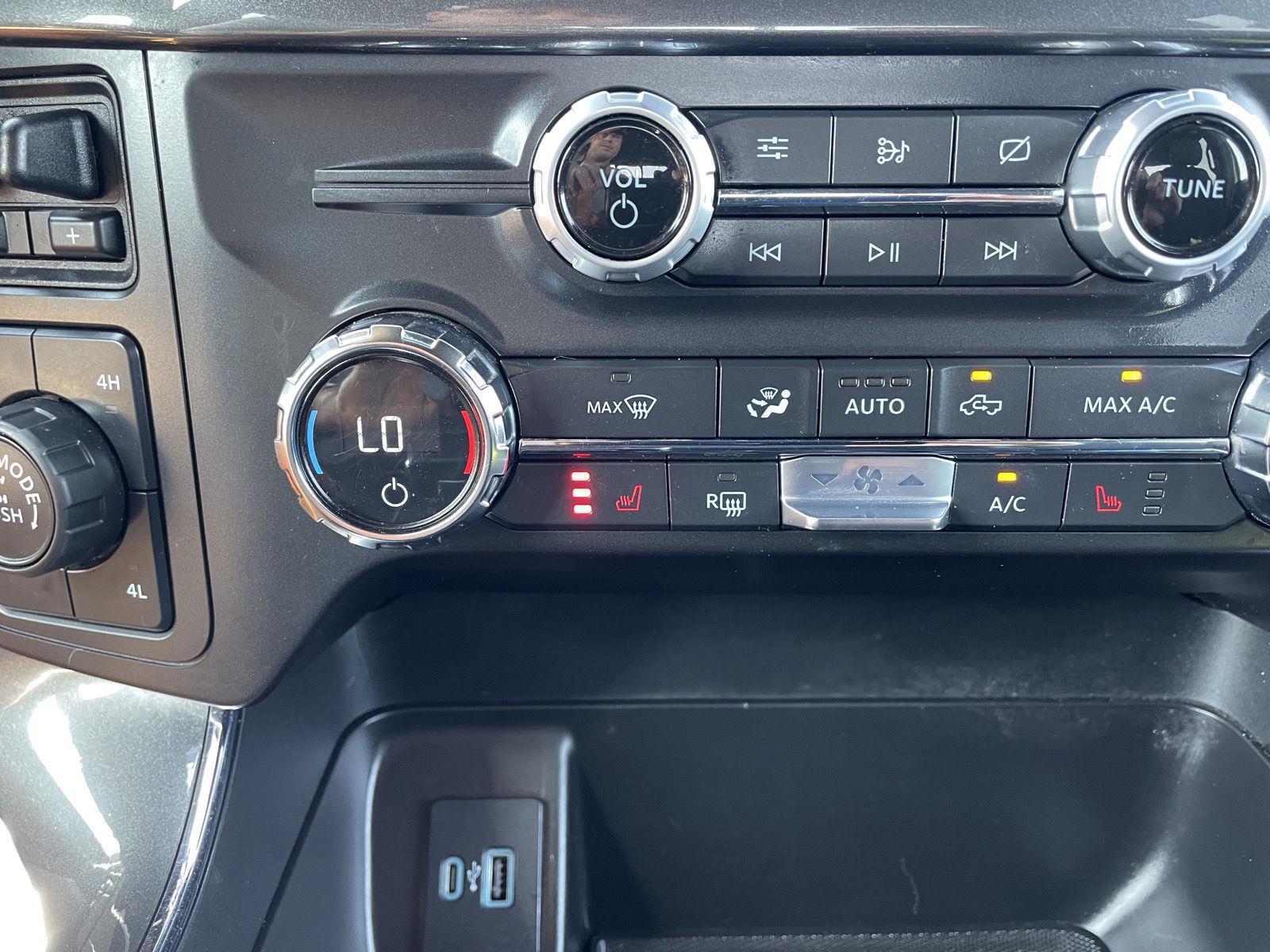Vehicle photo 27