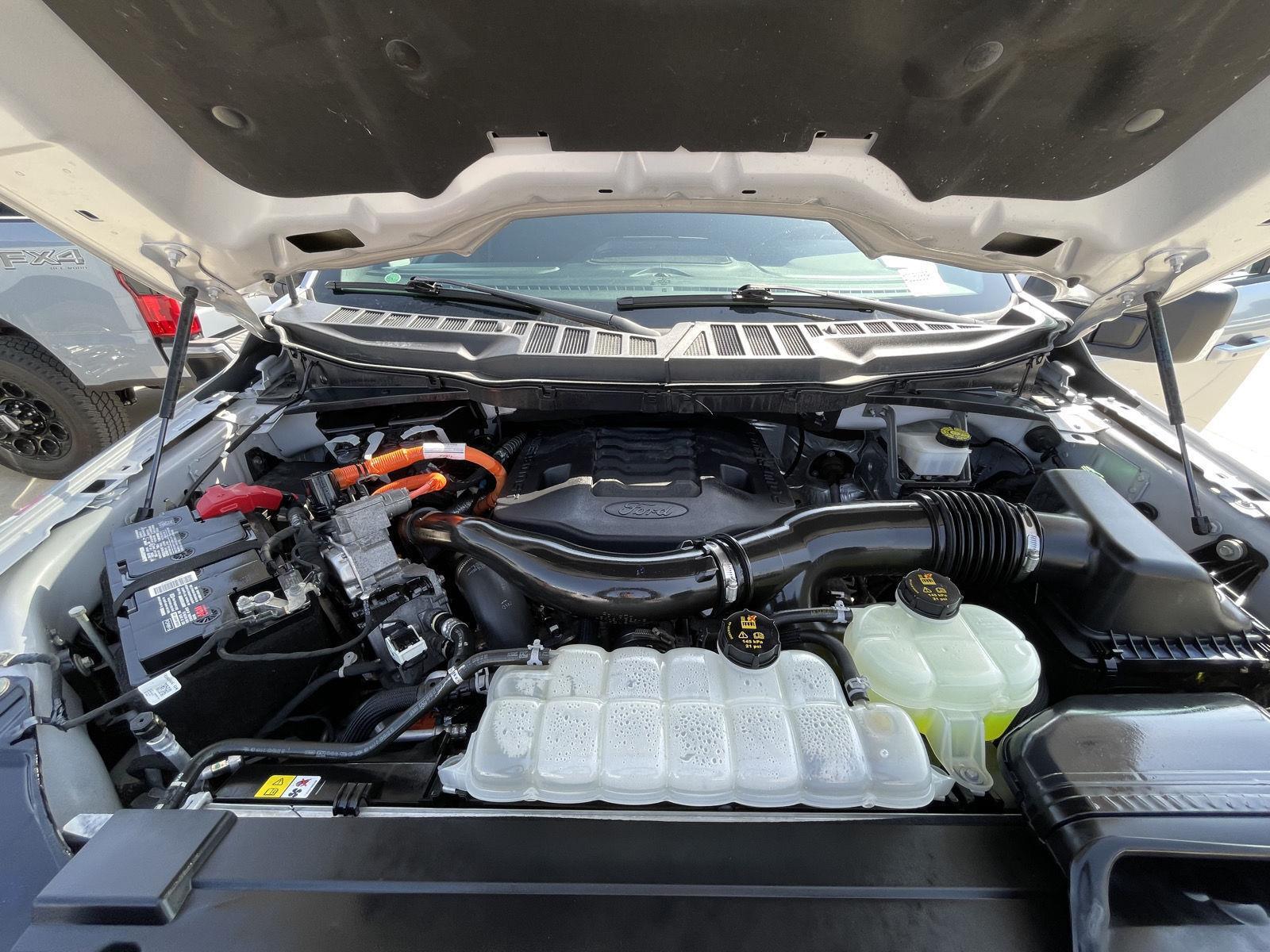 Vehicle photo 37