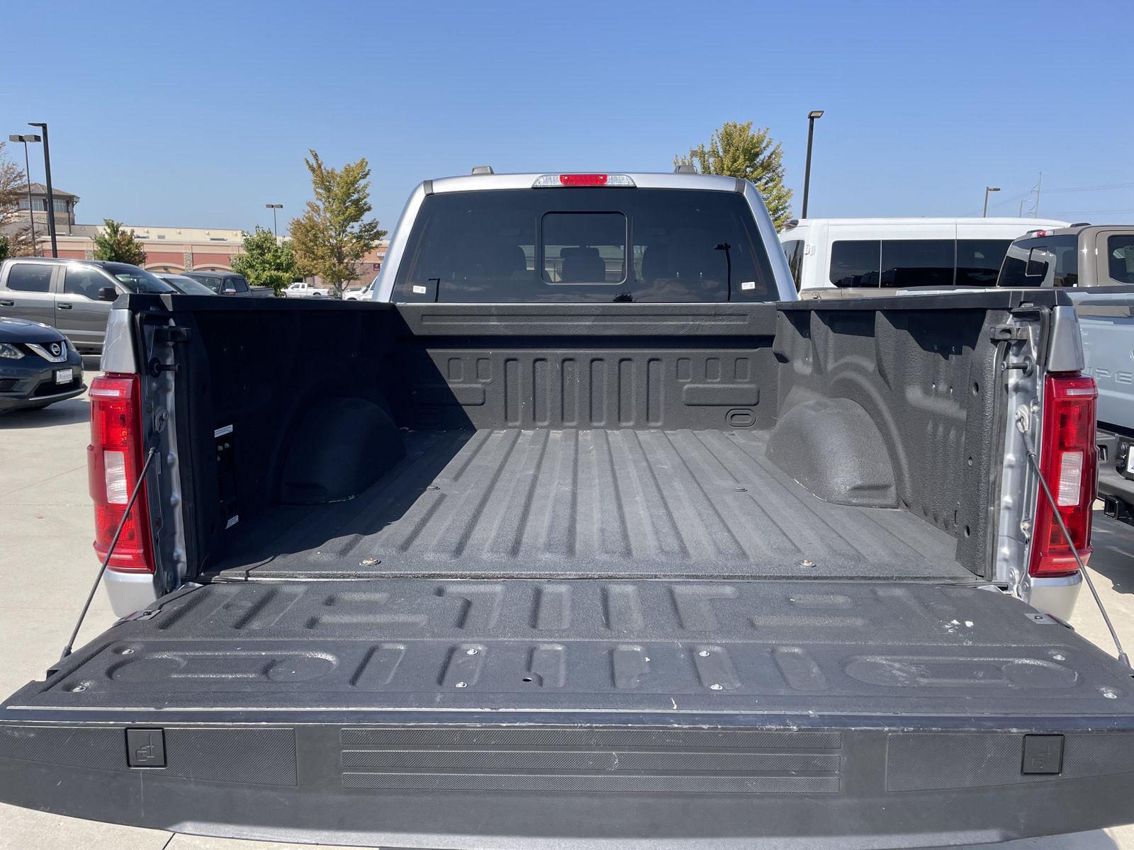 Vehicle photo 38