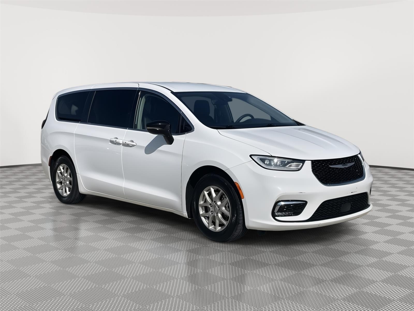 Vehicle photo 5