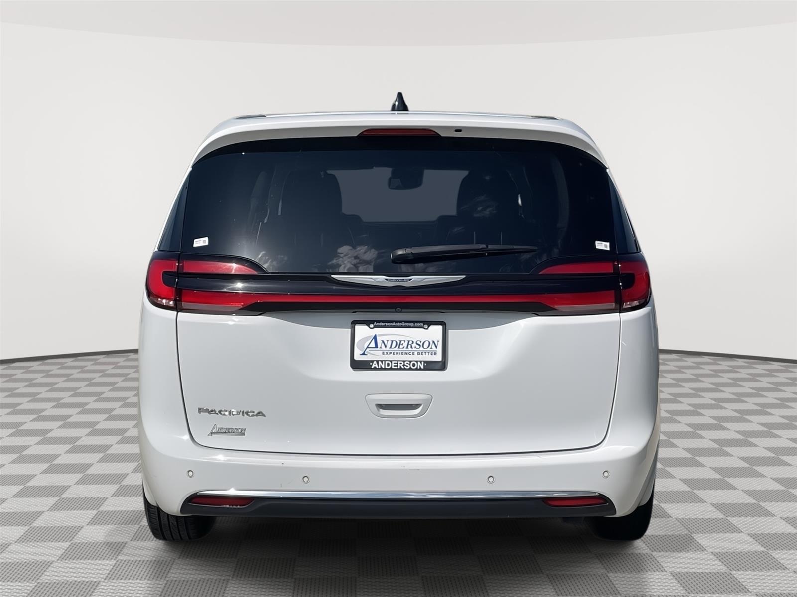 Vehicle photo 8