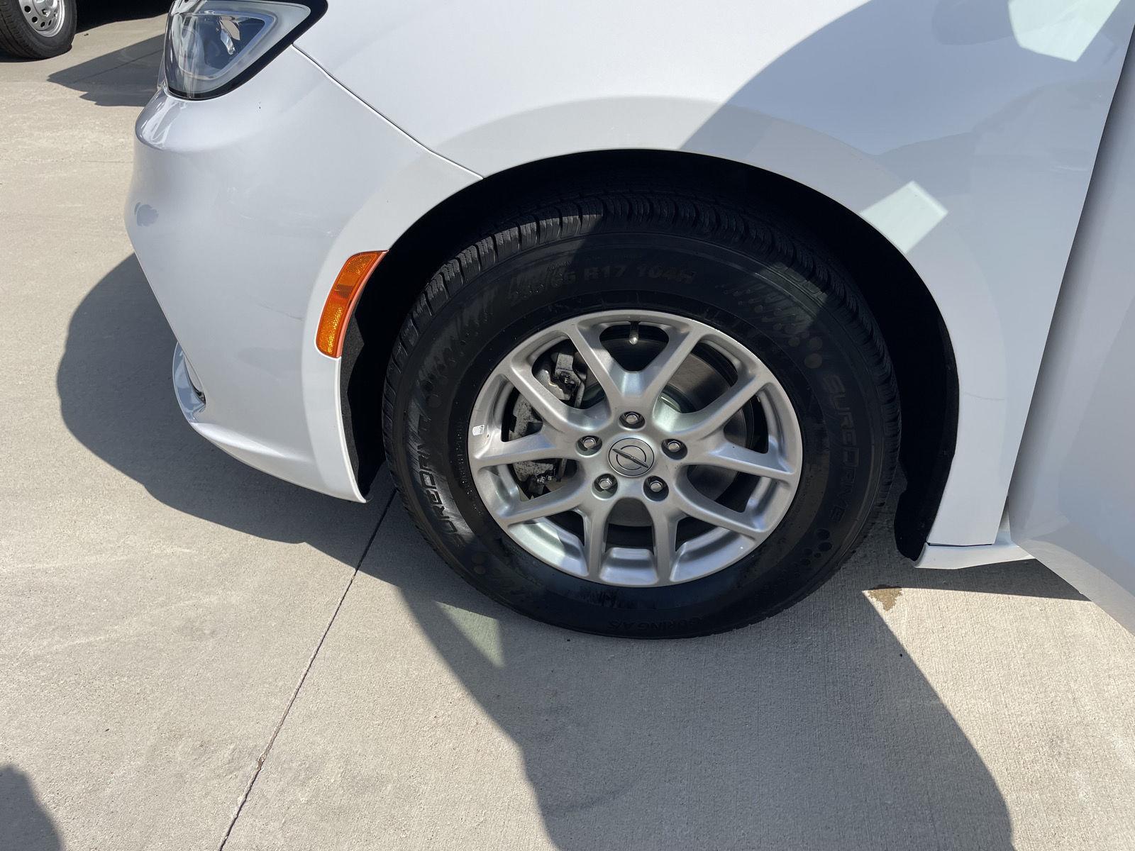 Vehicle photo 10