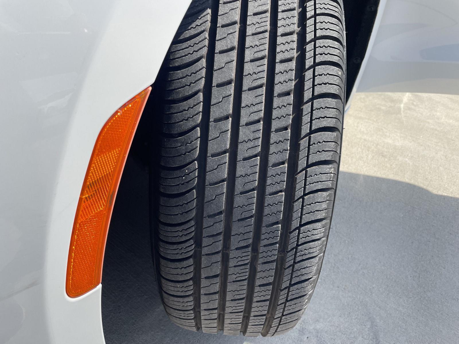 Vehicle photo 11