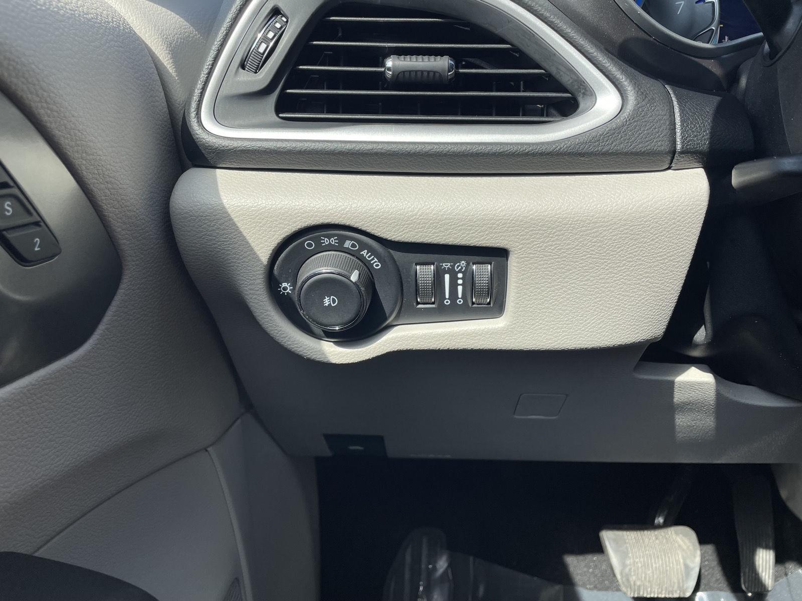 Vehicle photo 16