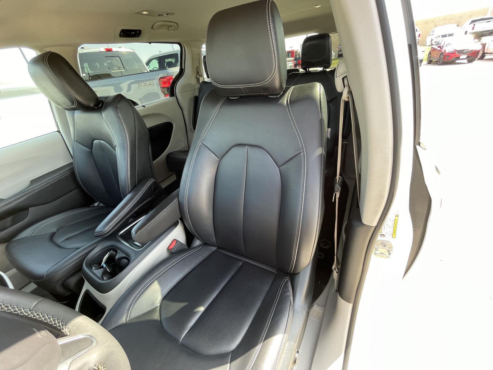 Vehicle photo 18