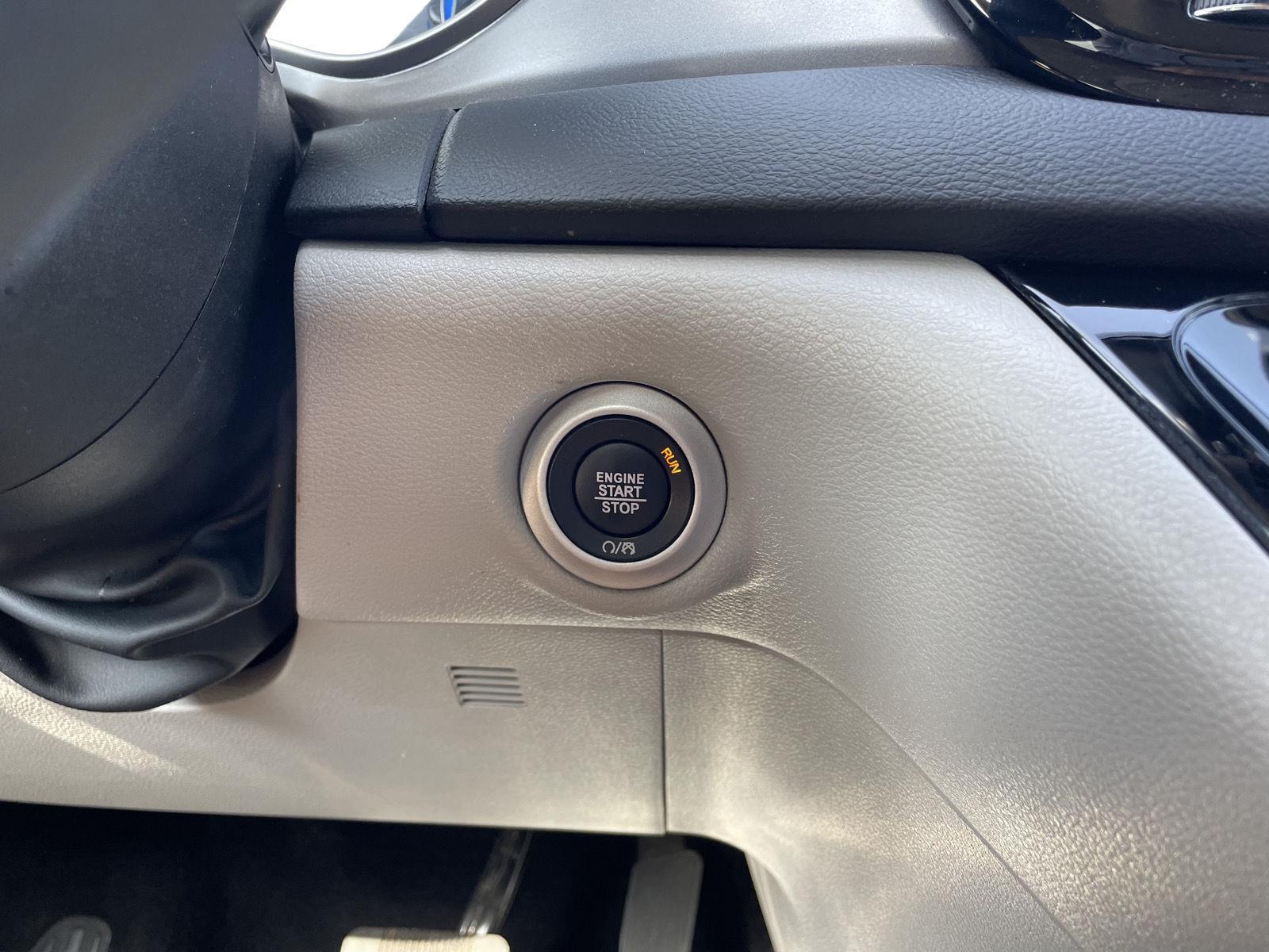 Vehicle photo 25