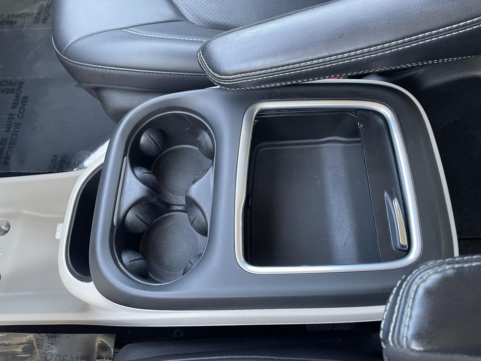 Vehicle photo 30