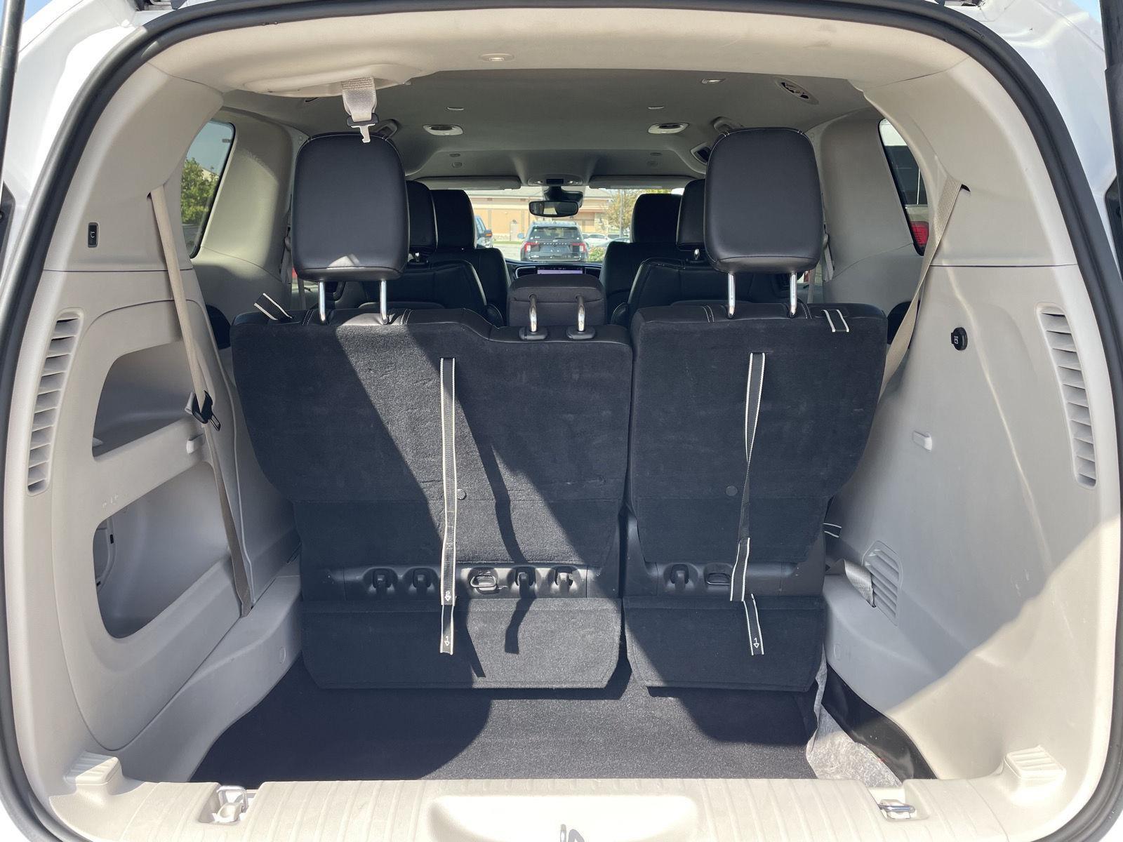 Vehicle photo 33