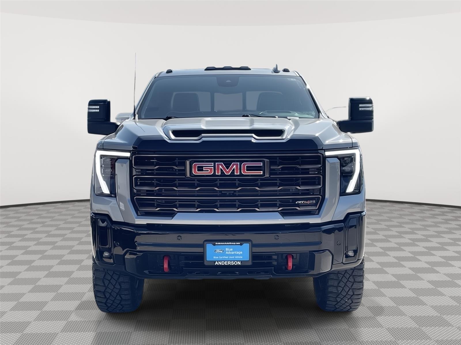Vehicle photo 4