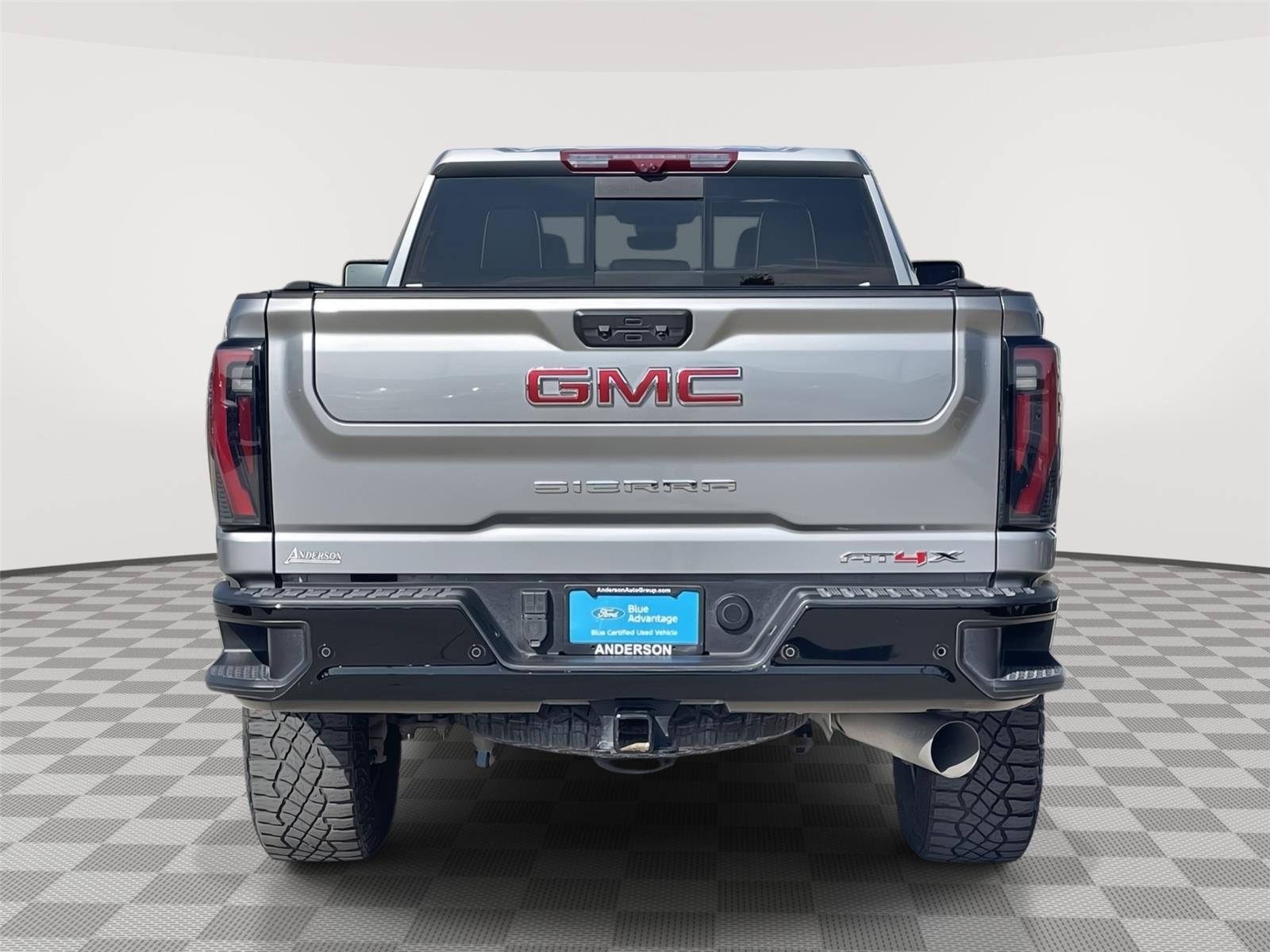 Vehicle photo 8