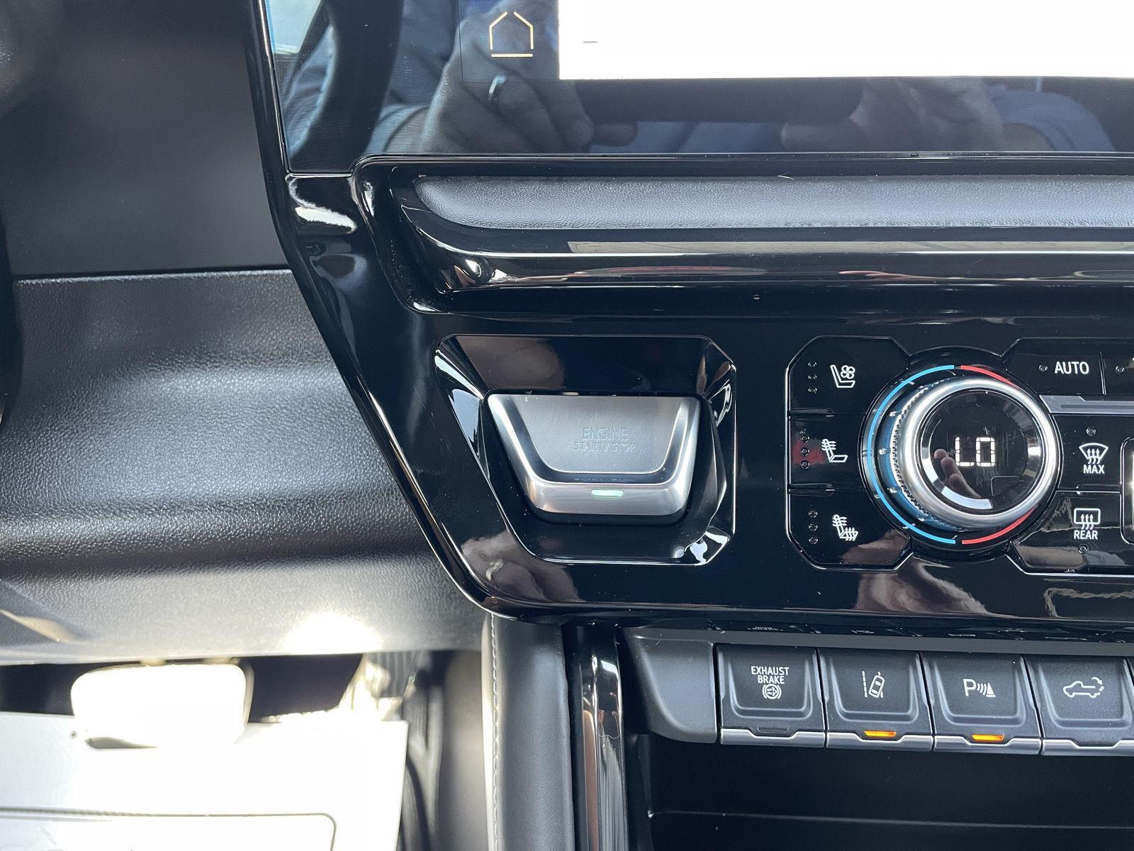 Vehicle photo 27
