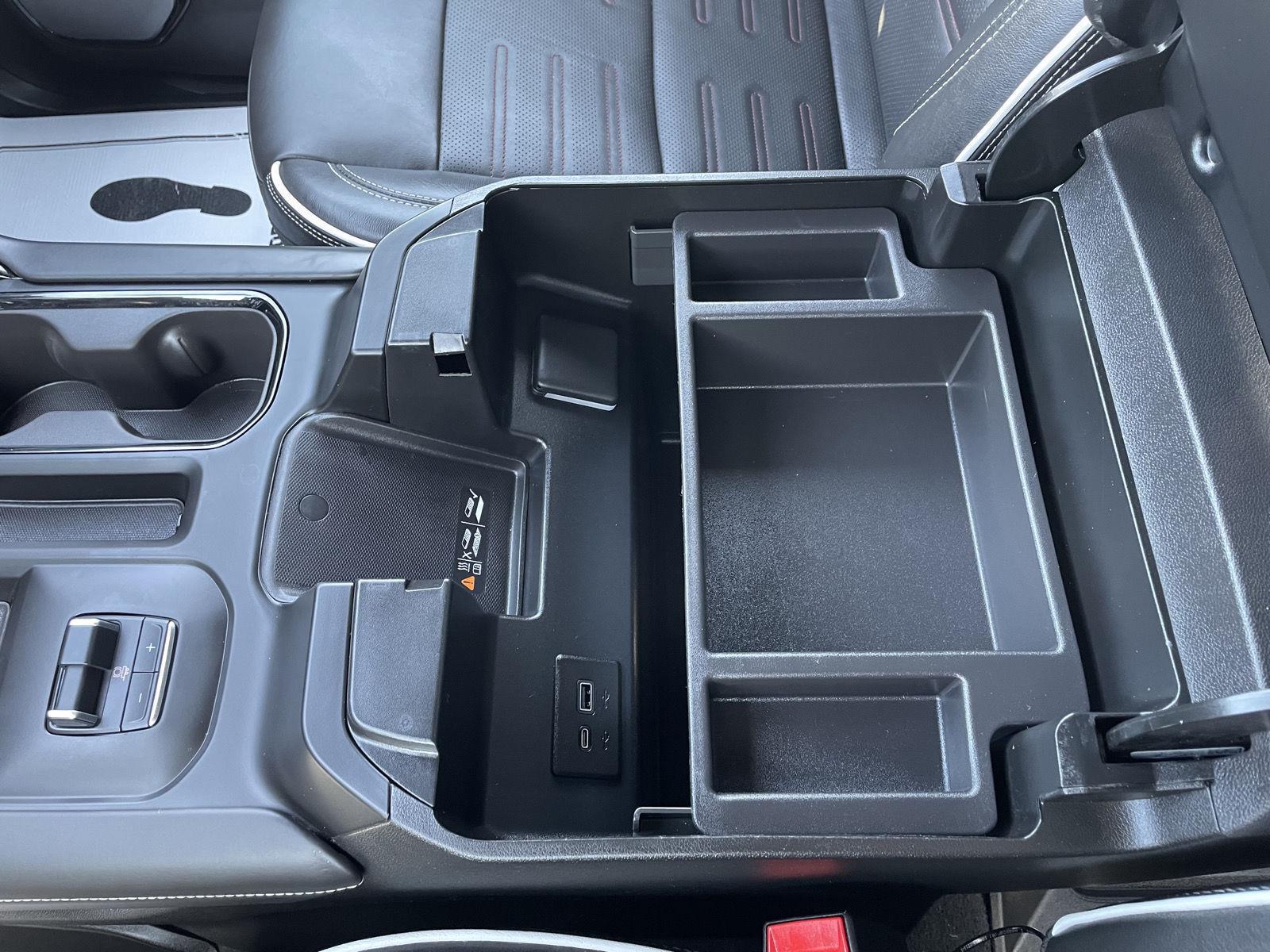 Vehicle photo 35