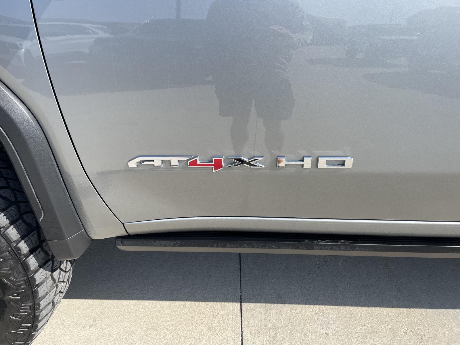 Vehicle photo 42