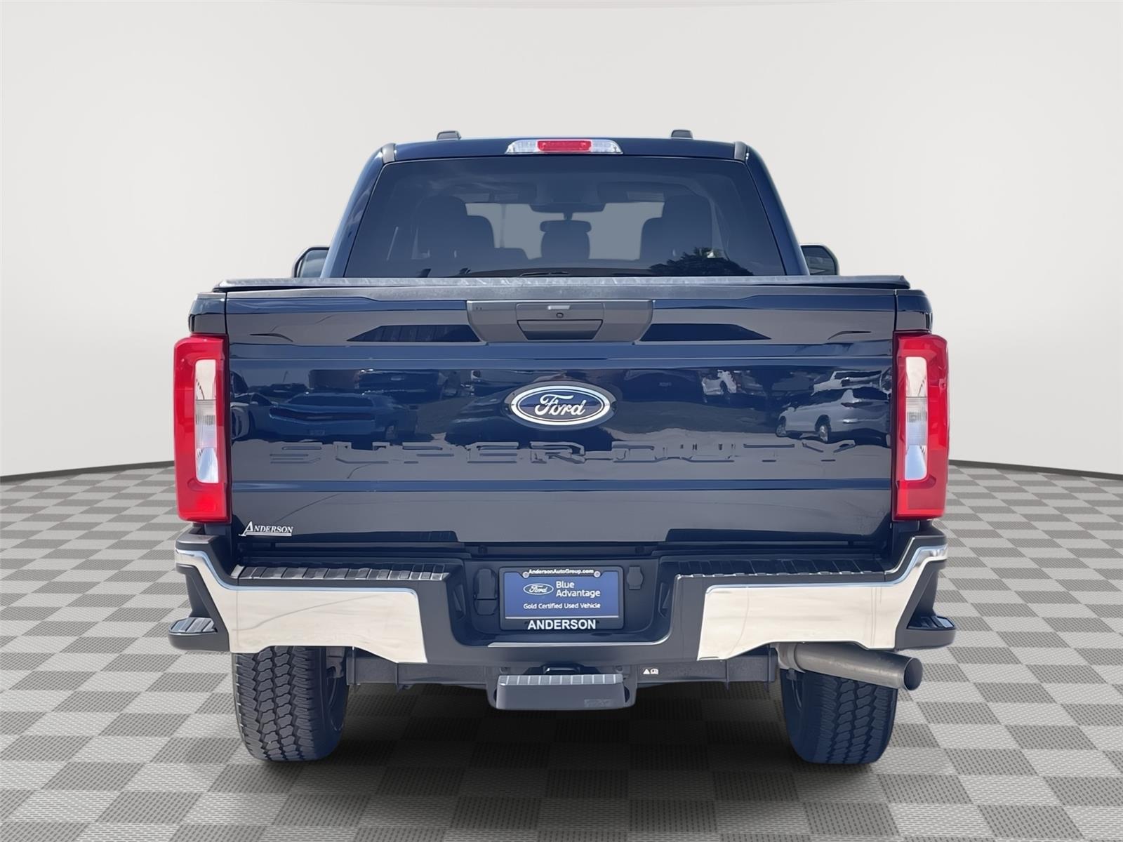 Vehicle photo 8