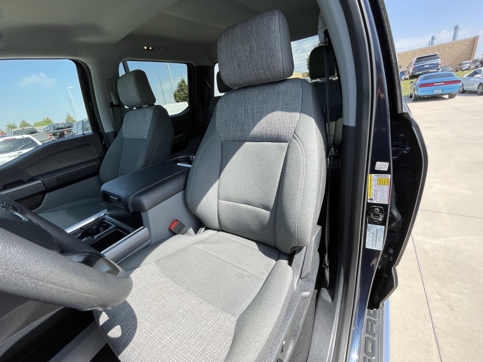 Vehicle photo 18