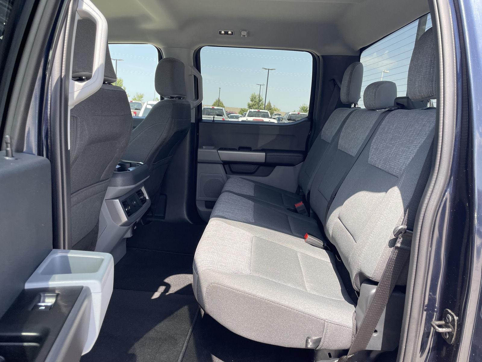 Vehicle photo 20
