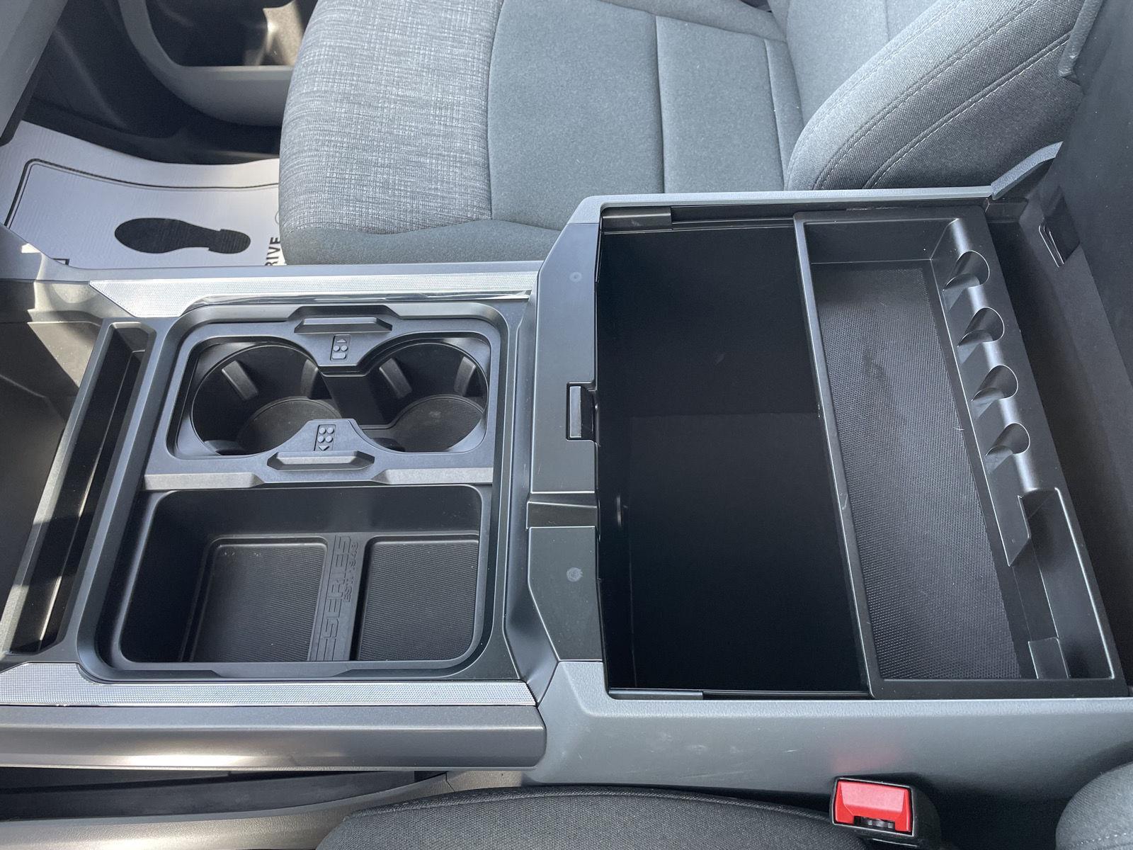 Vehicle photo 31