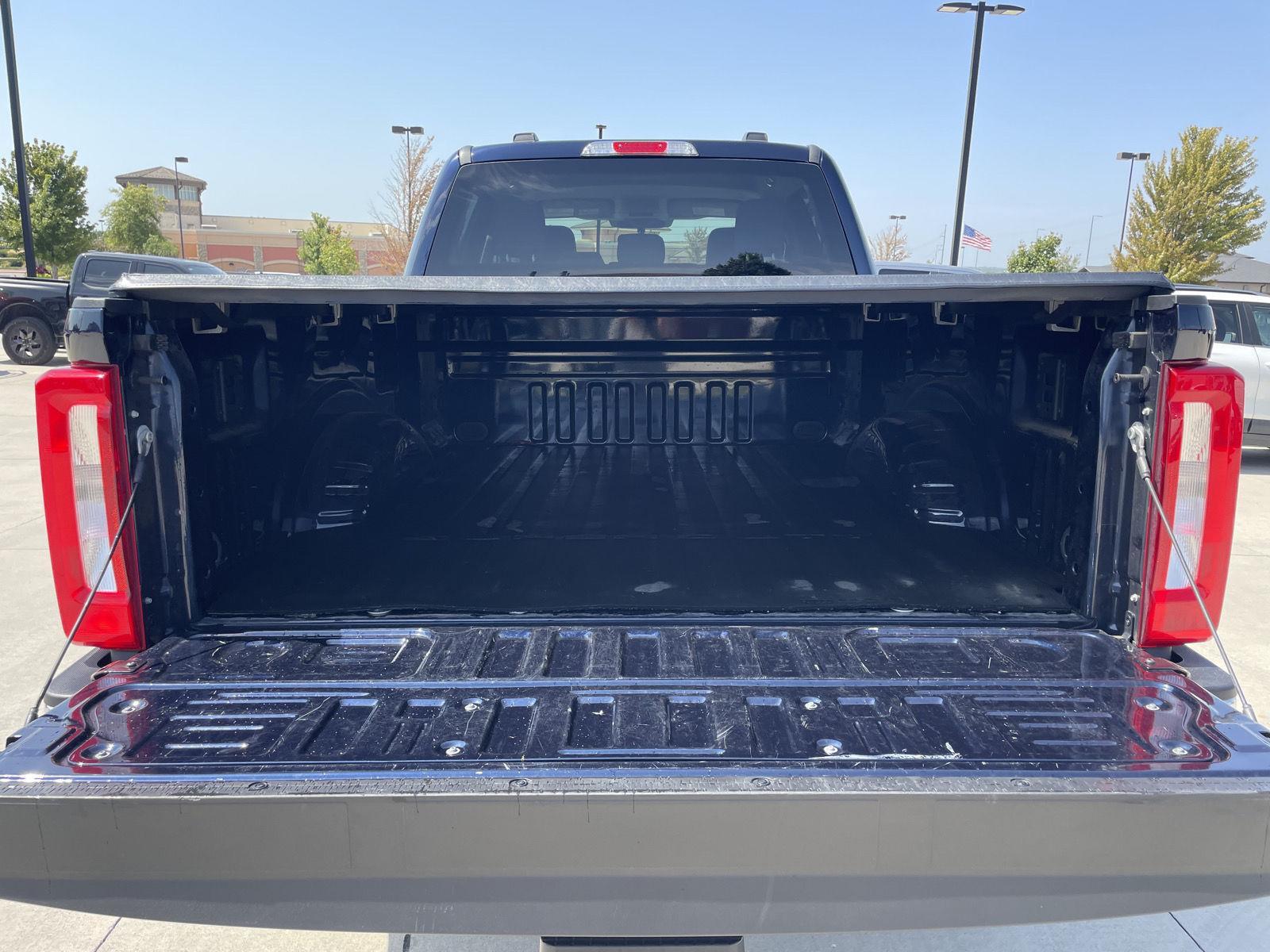 Vehicle photo 35