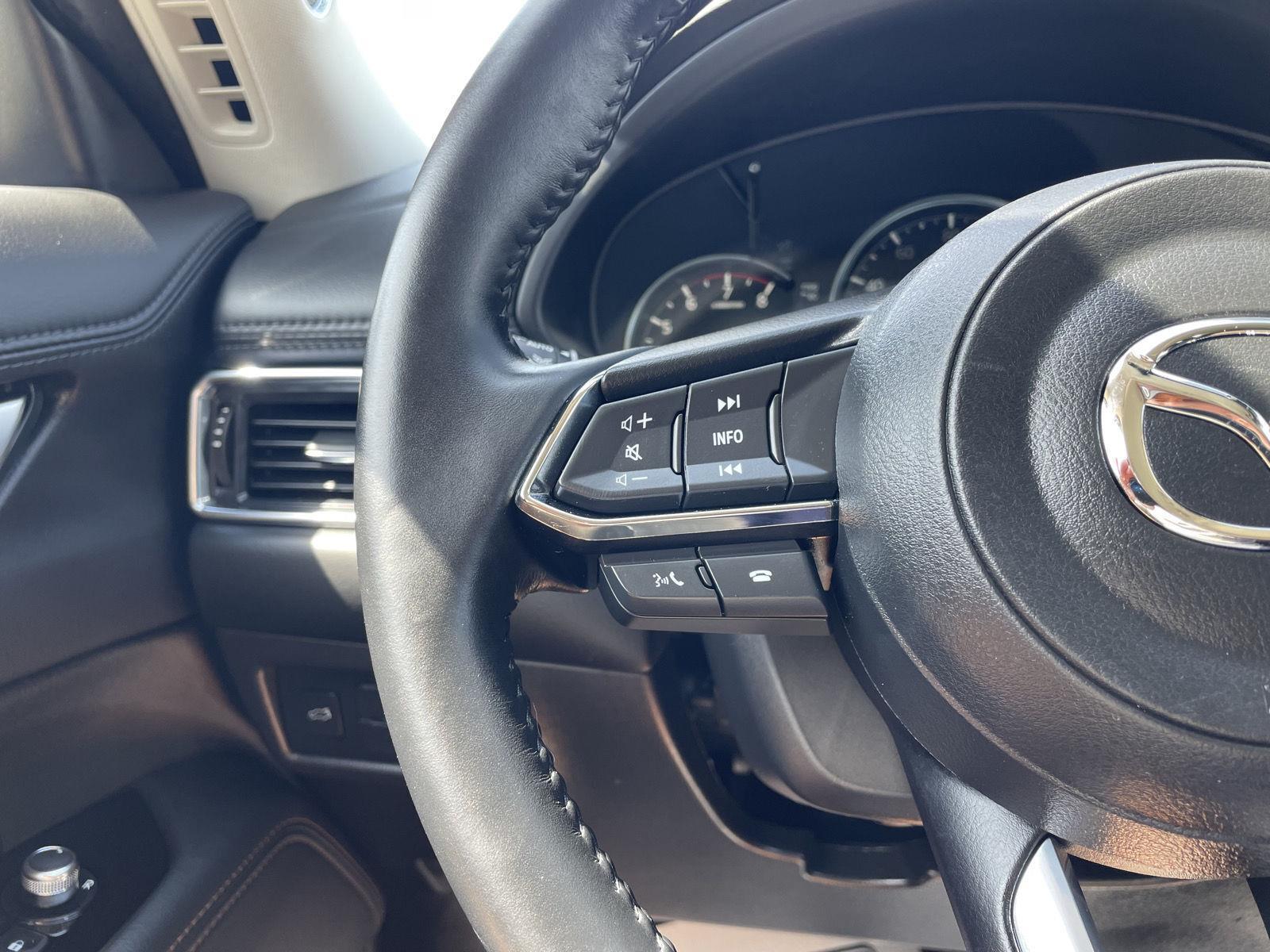 Vehicle photo 13