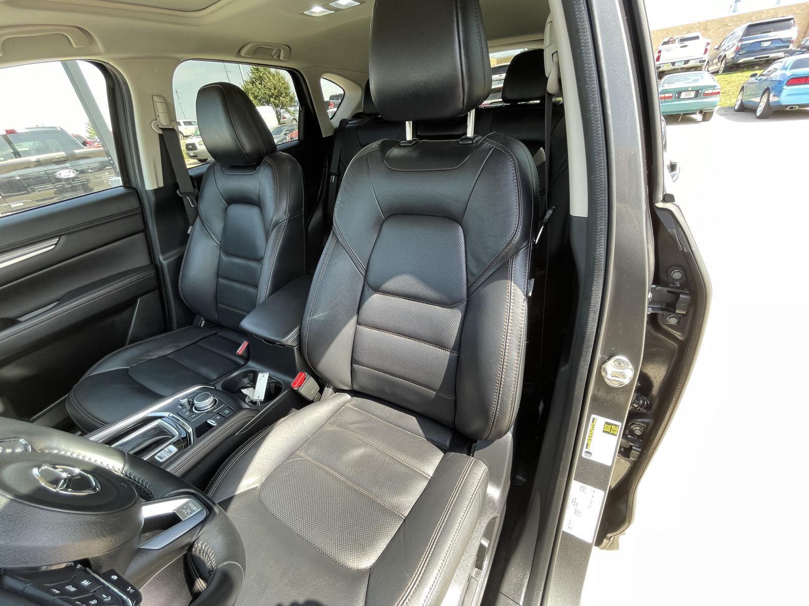 Vehicle photo 18
