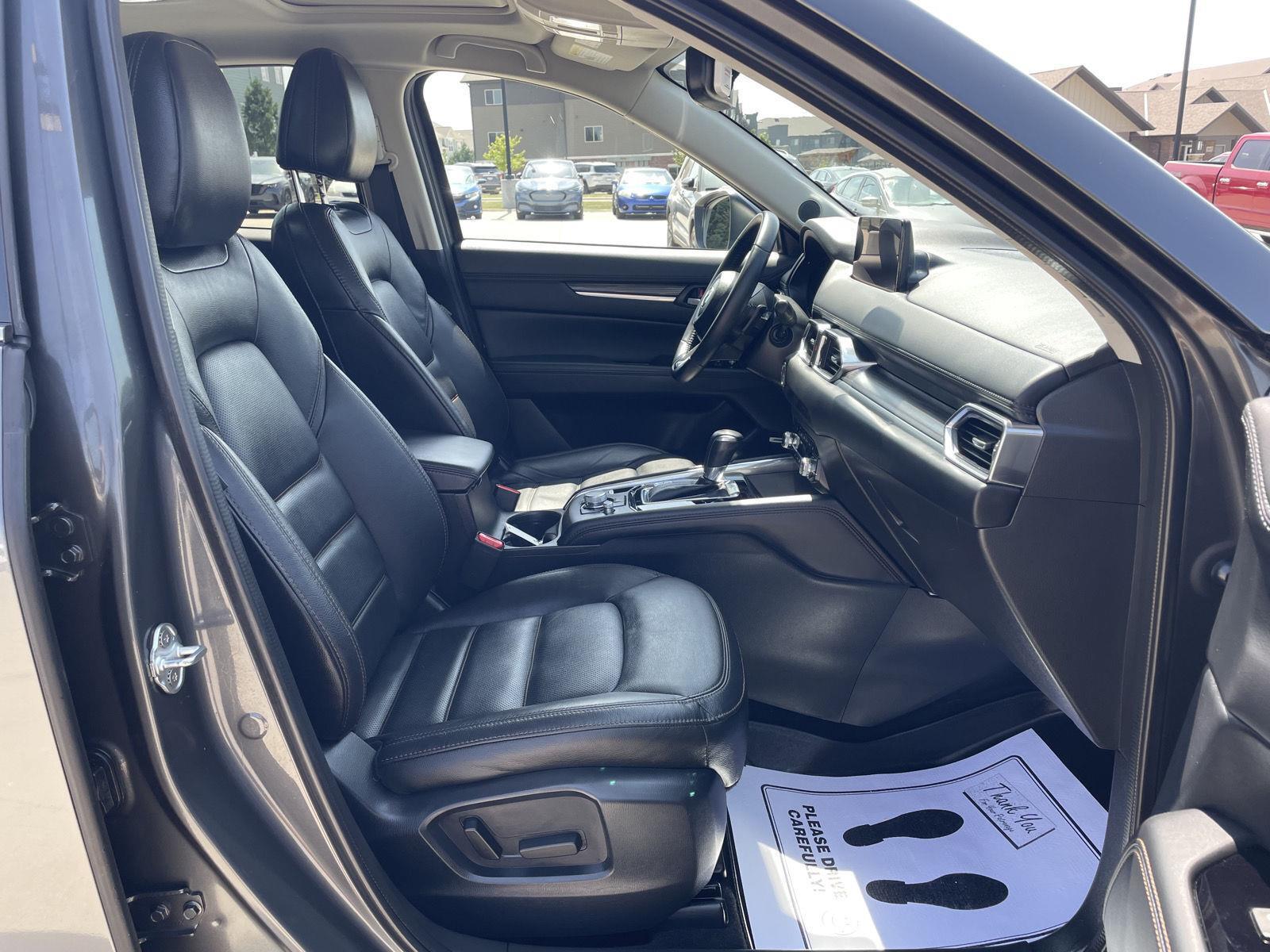 Vehicle photo 19