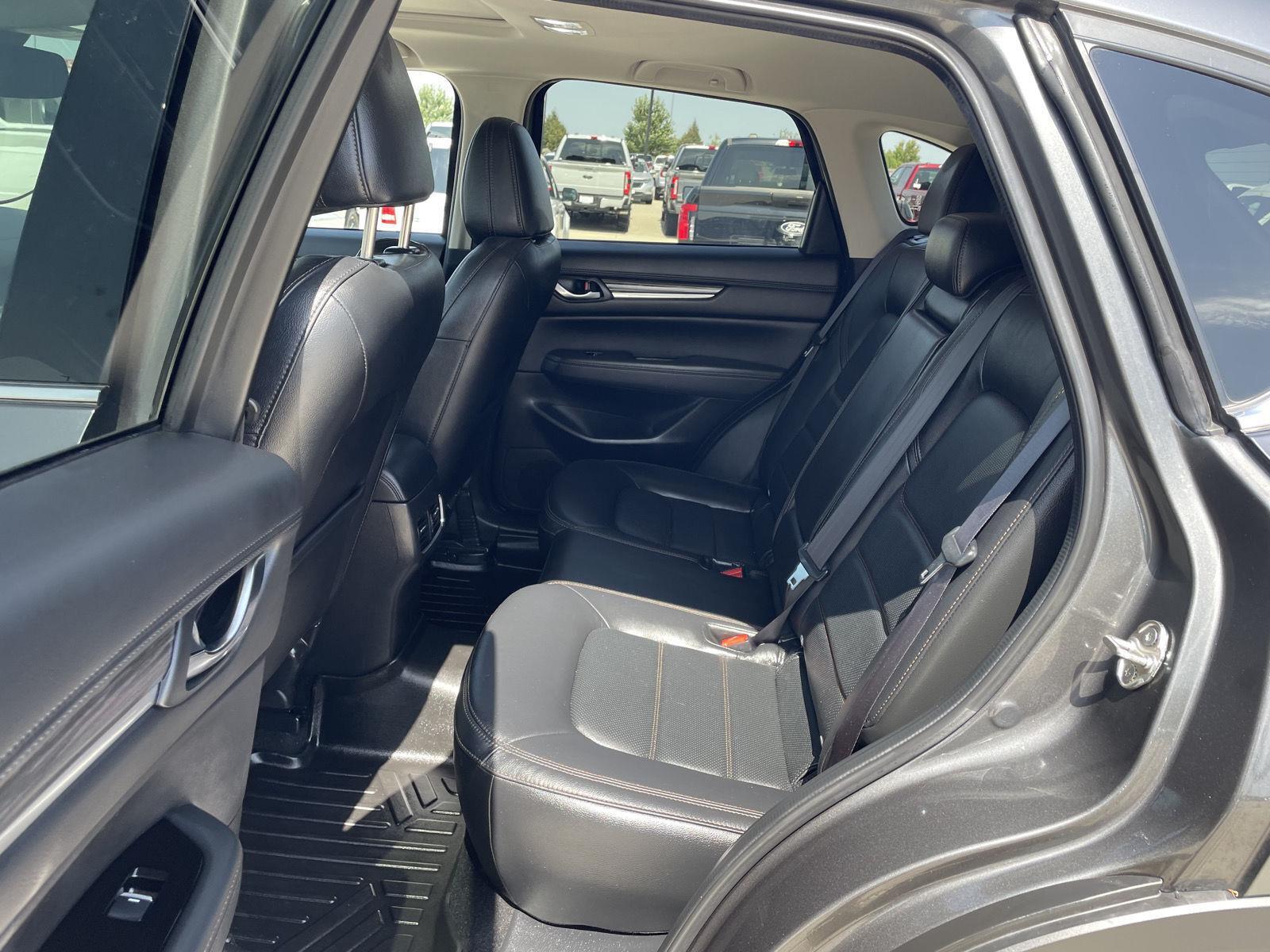 Vehicle photo 20