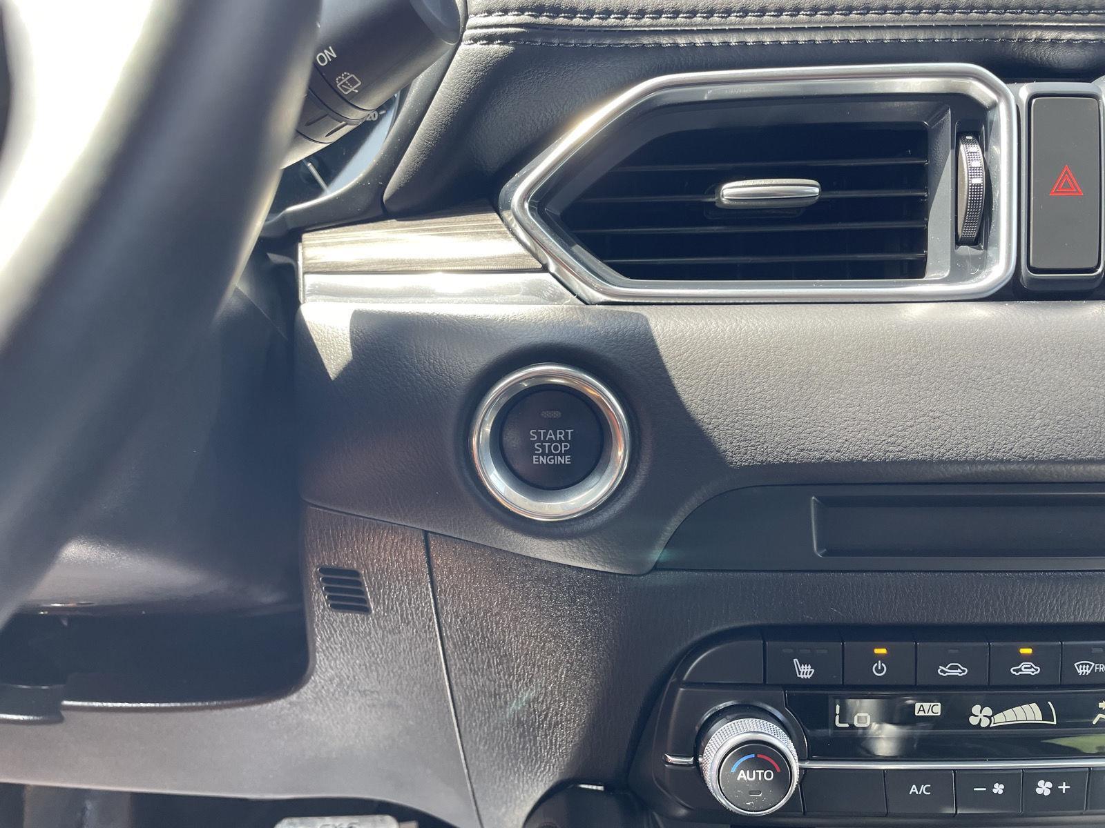 Vehicle photo 24