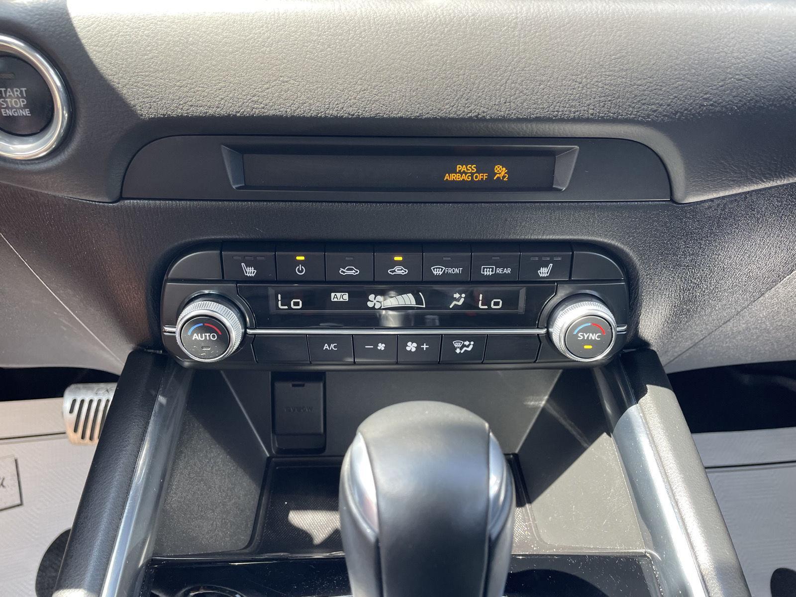 Vehicle photo 25