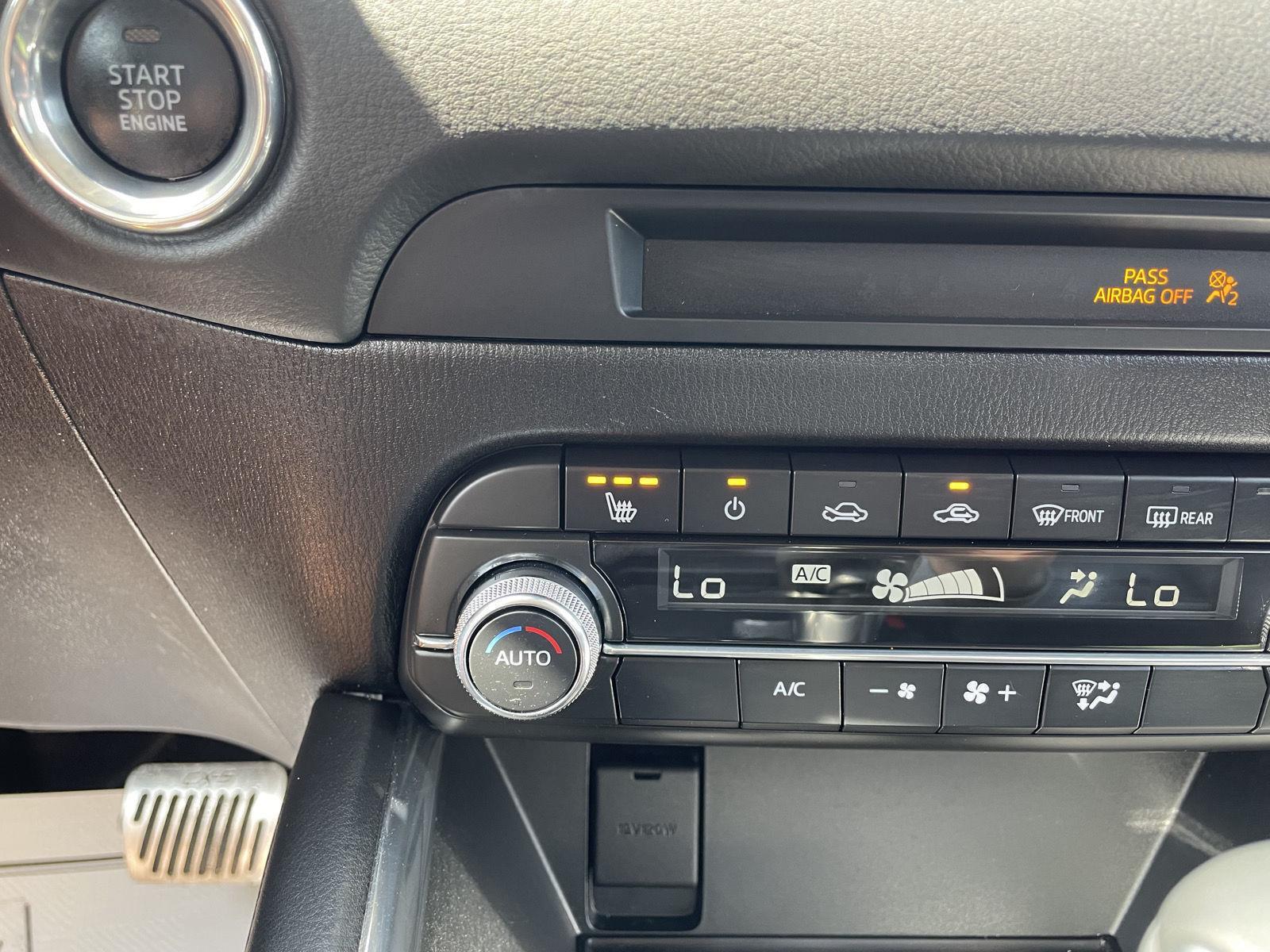 Vehicle photo 26