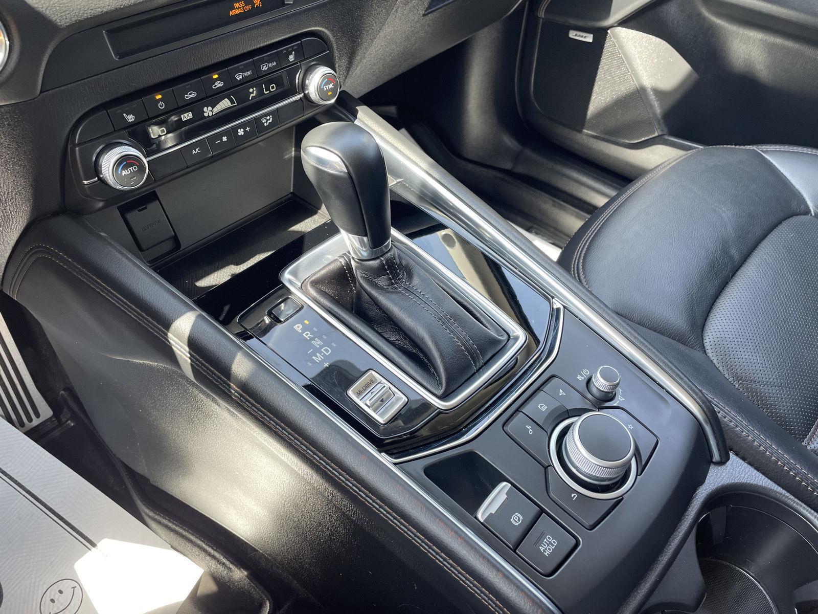 Vehicle photo 28