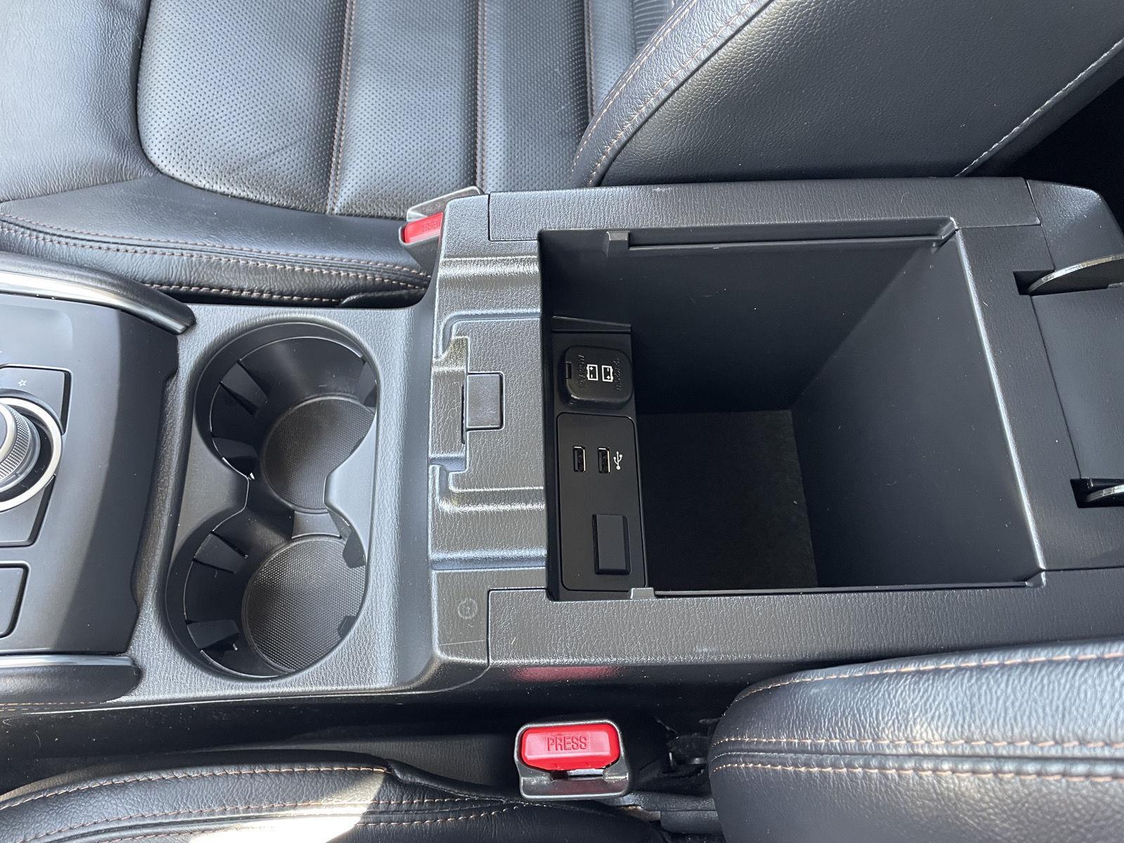 Vehicle photo 29