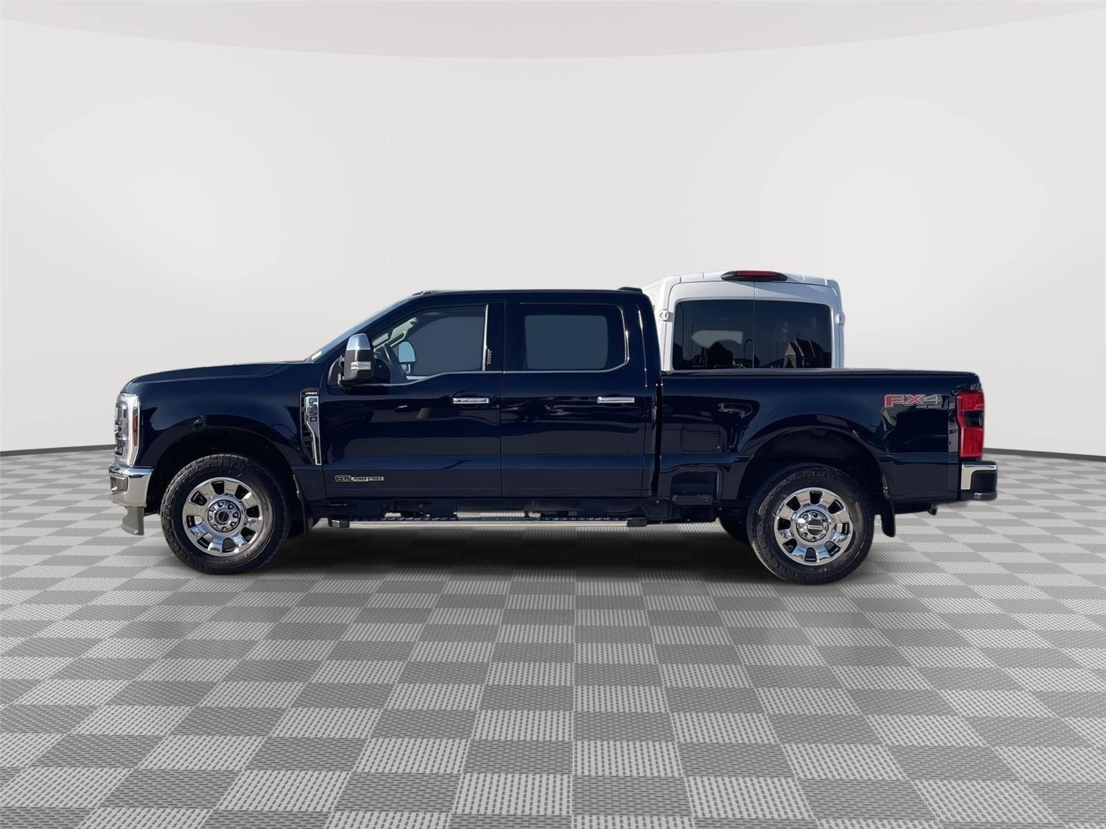 Vehicle photo 2