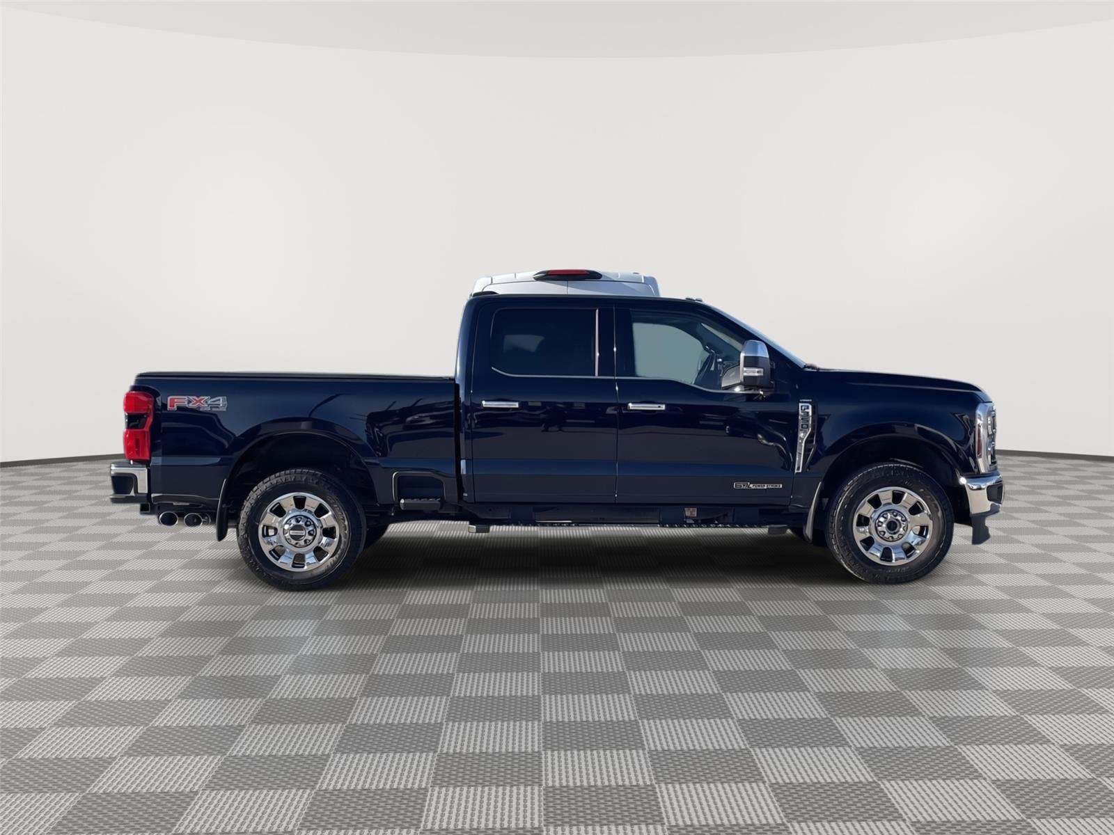 Vehicle photo 6