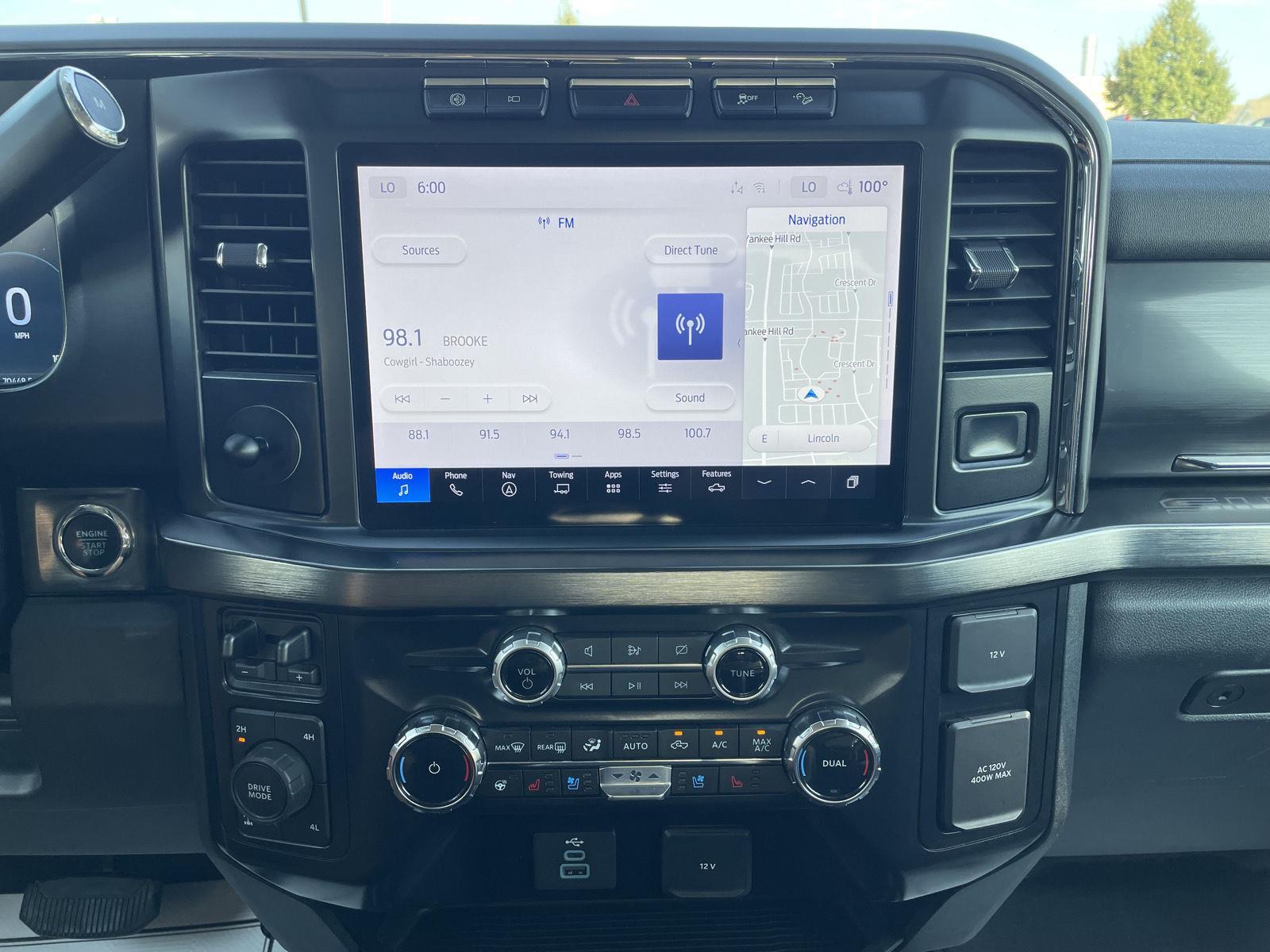 Vehicle photo 23