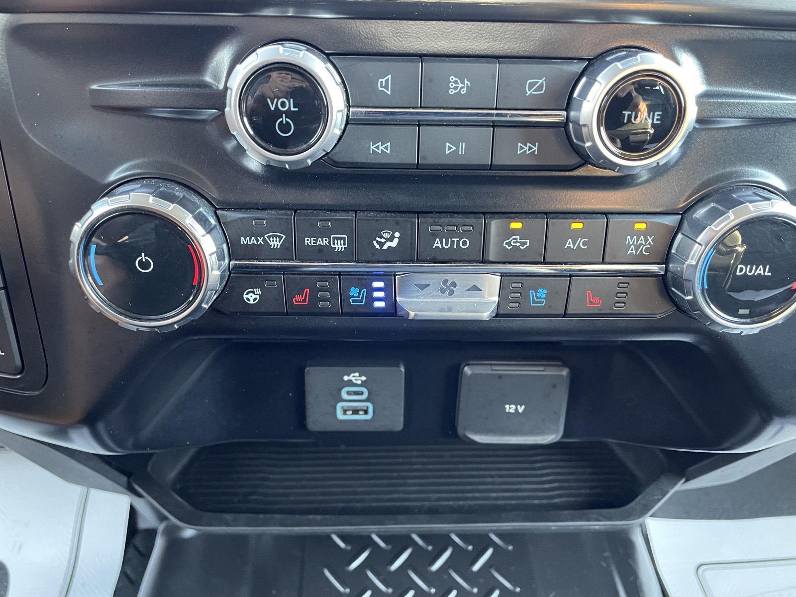 Vehicle photo 29