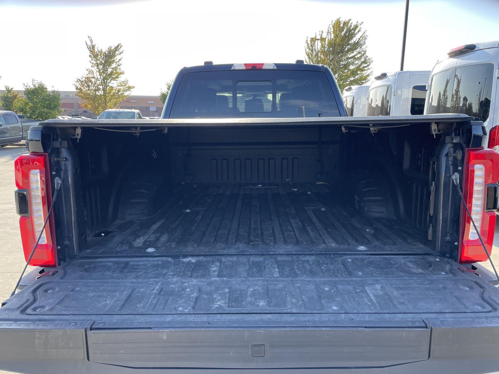Vehicle photo 40