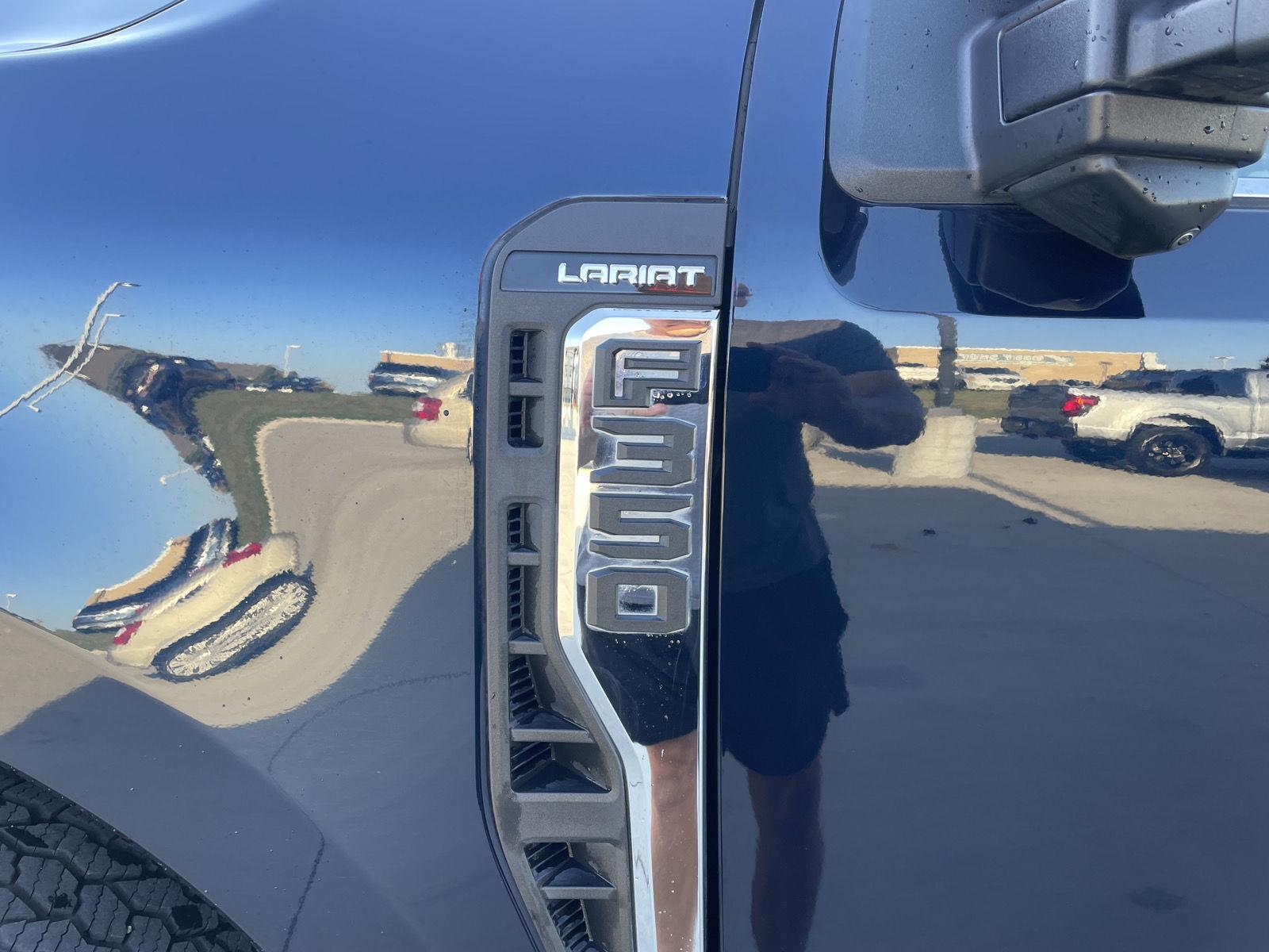 Vehicle photo 42