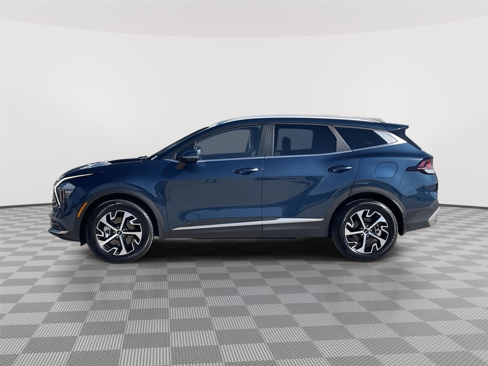 Vehicle photo 2