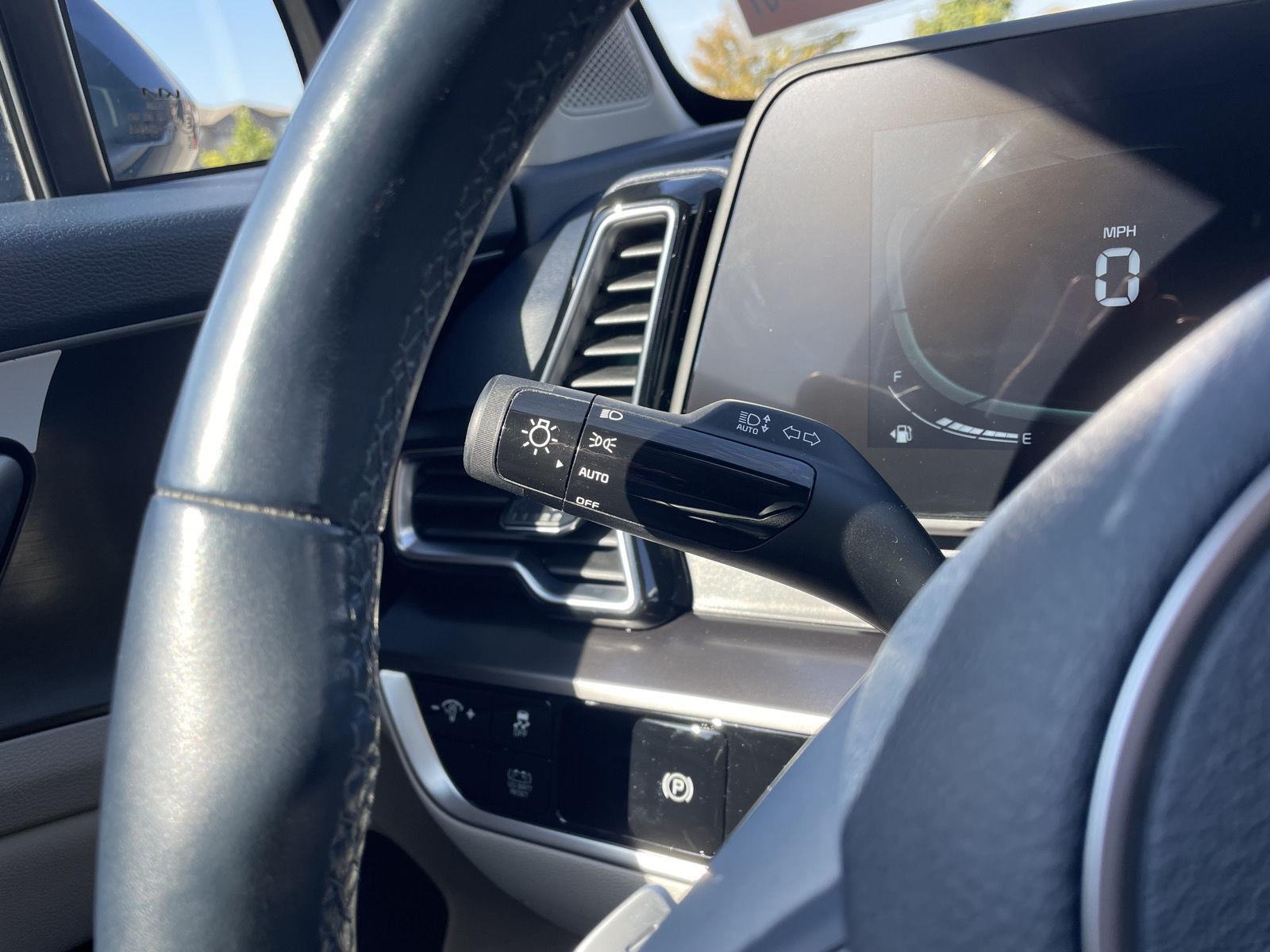 Vehicle photo 16