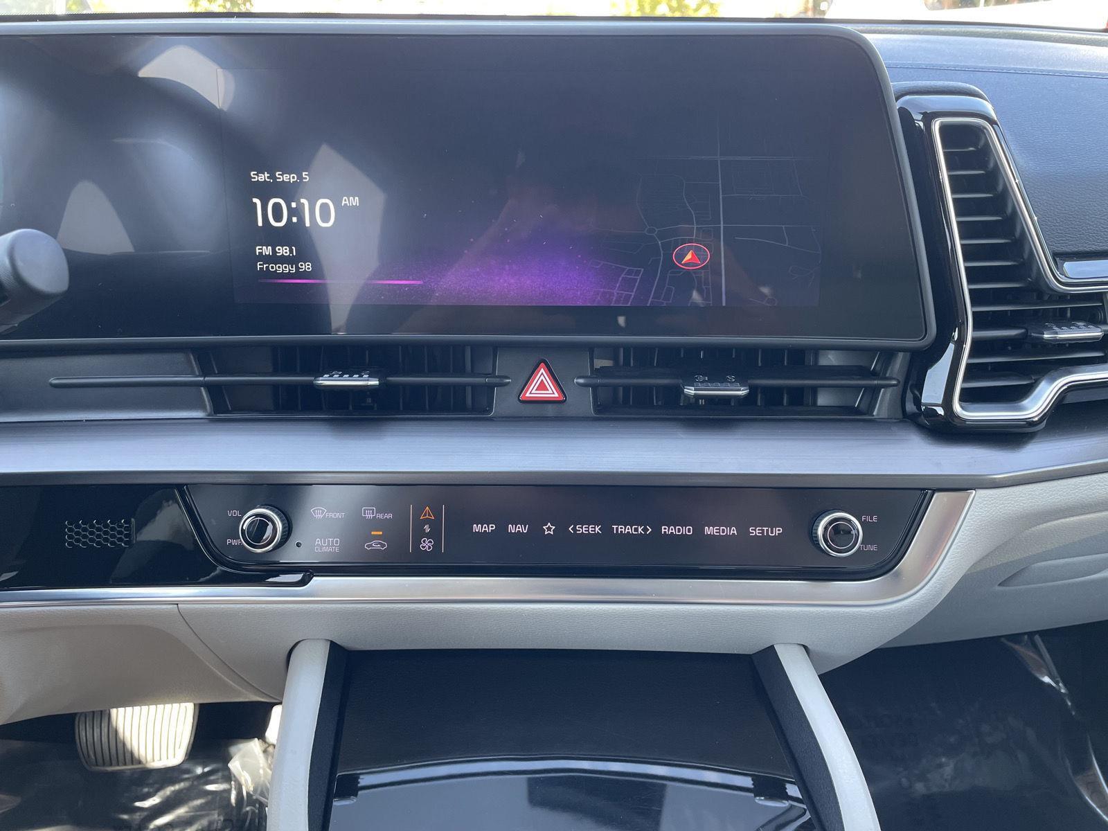 Vehicle photo 22