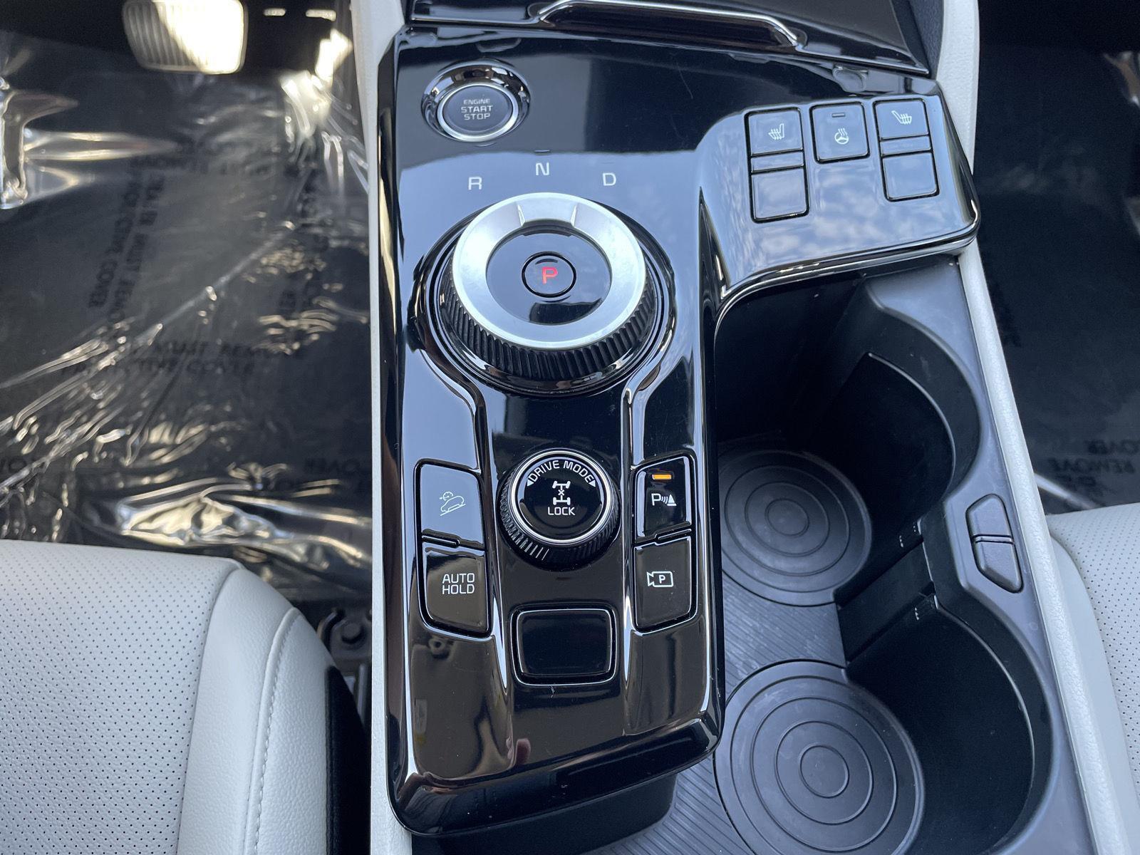 Vehicle photo 30