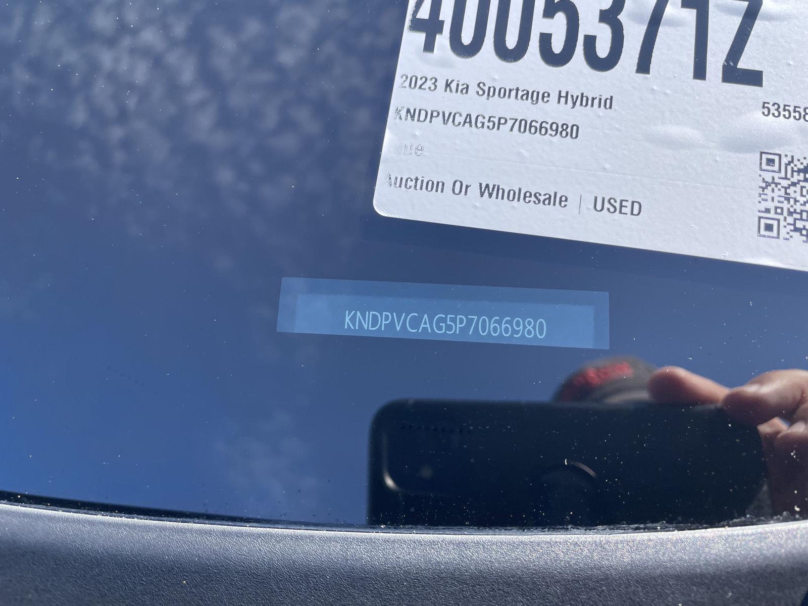 Vehicle photo 33