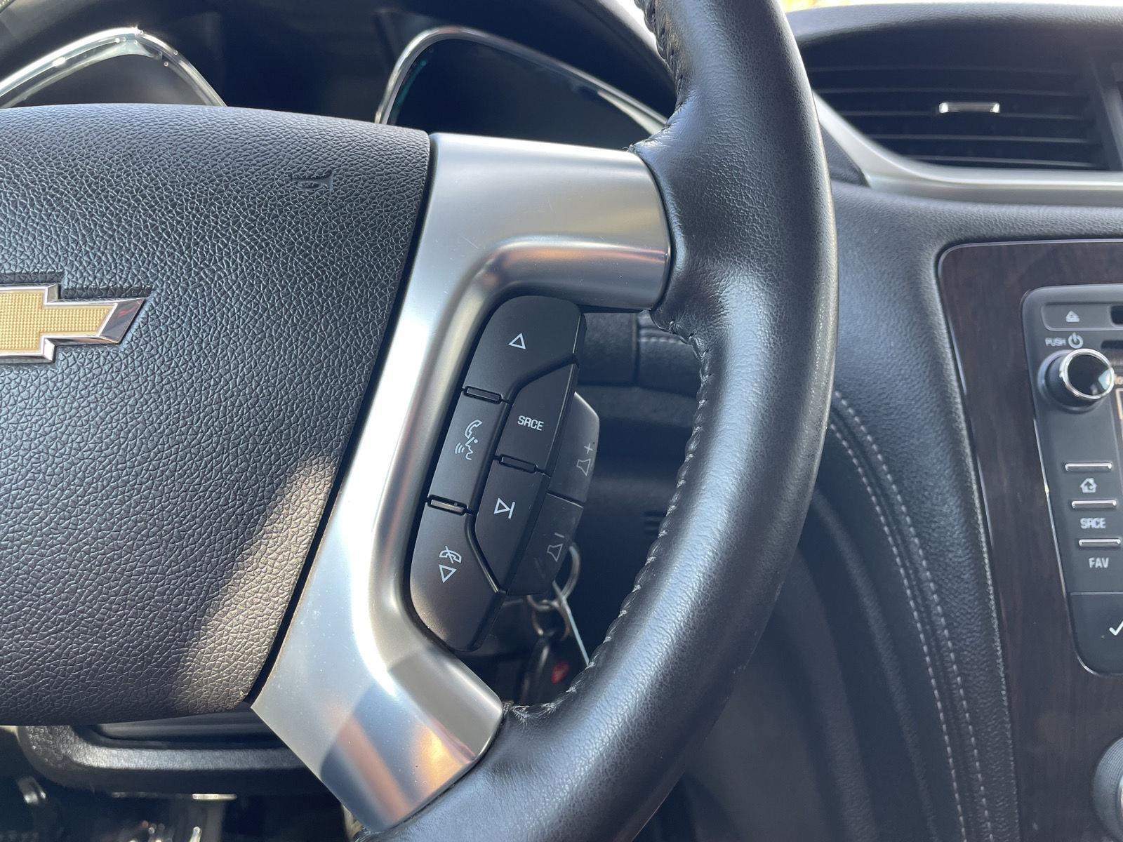 Vehicle photo 14